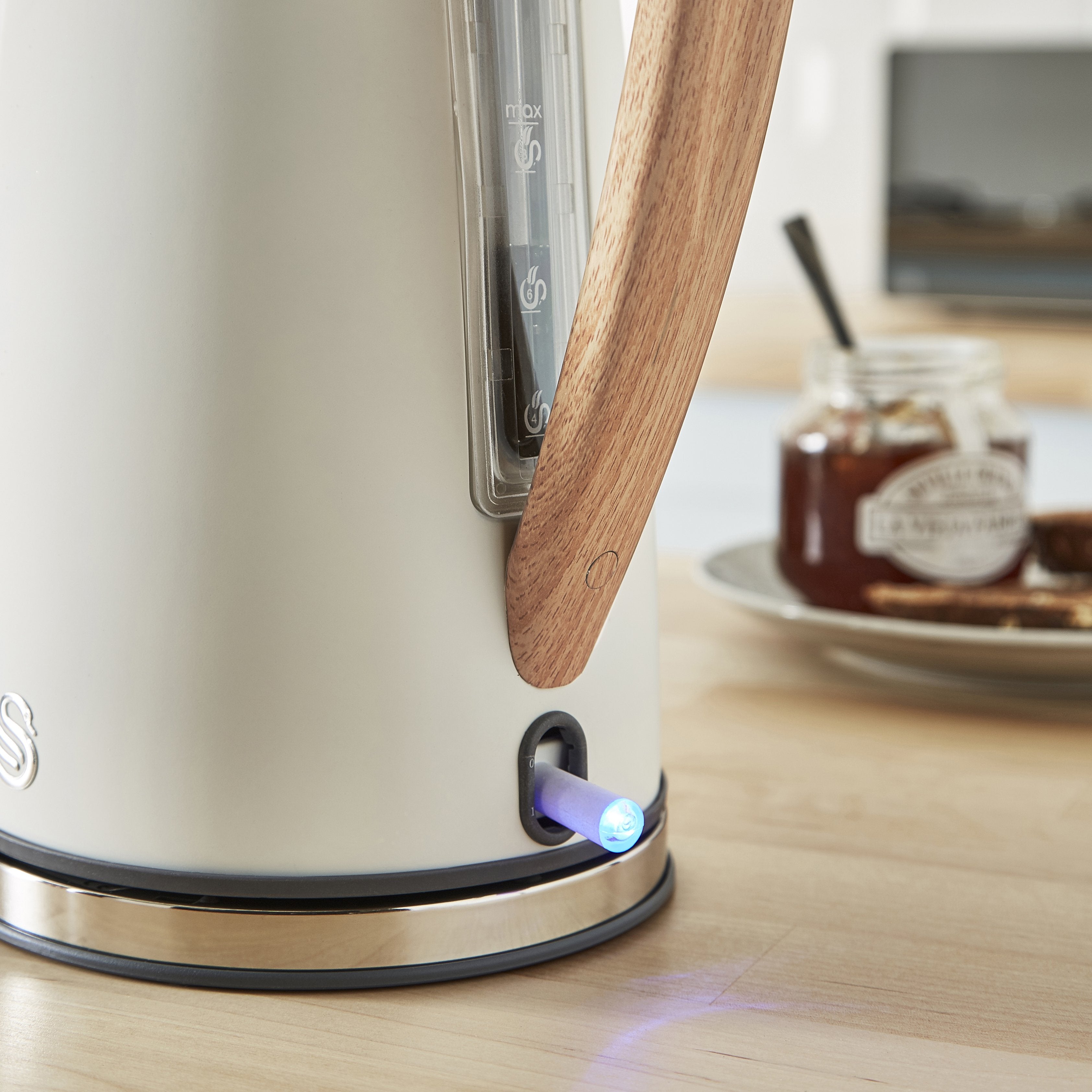 Nordic 1.7 L Cordless Kettle by Swan-Electric Kettle-DECOROLALA