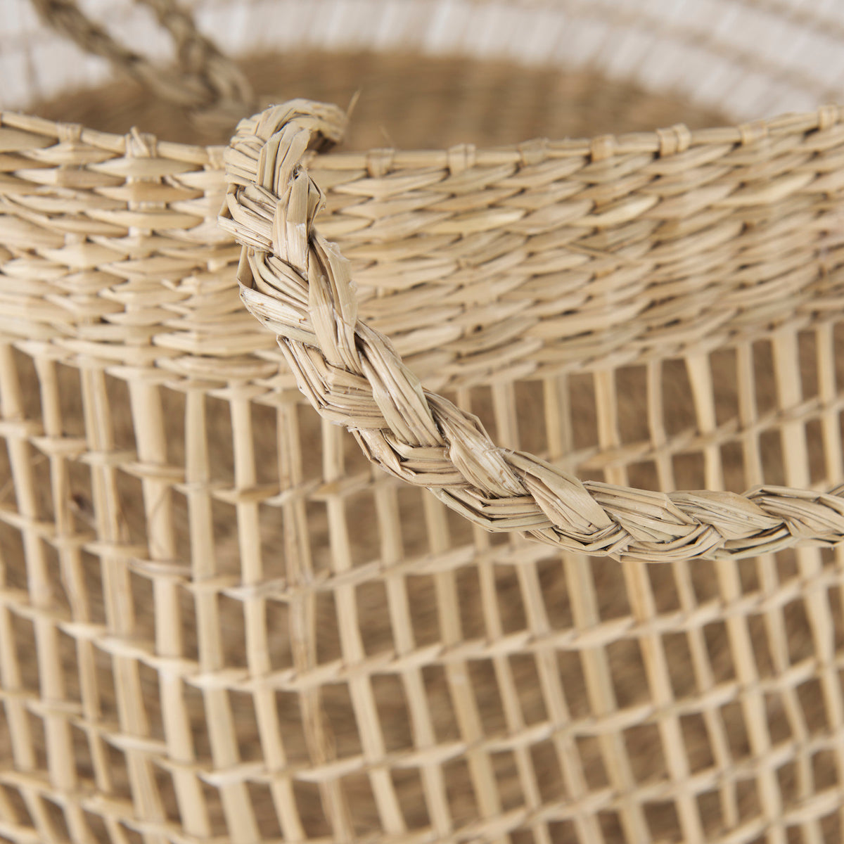 Nova 15.0L x 15.0W x 9.4H (Set of 2) Light Brown Seagrass Woven Round Basket W/ Long Handle-Decorative Baskets-DECOROLALA