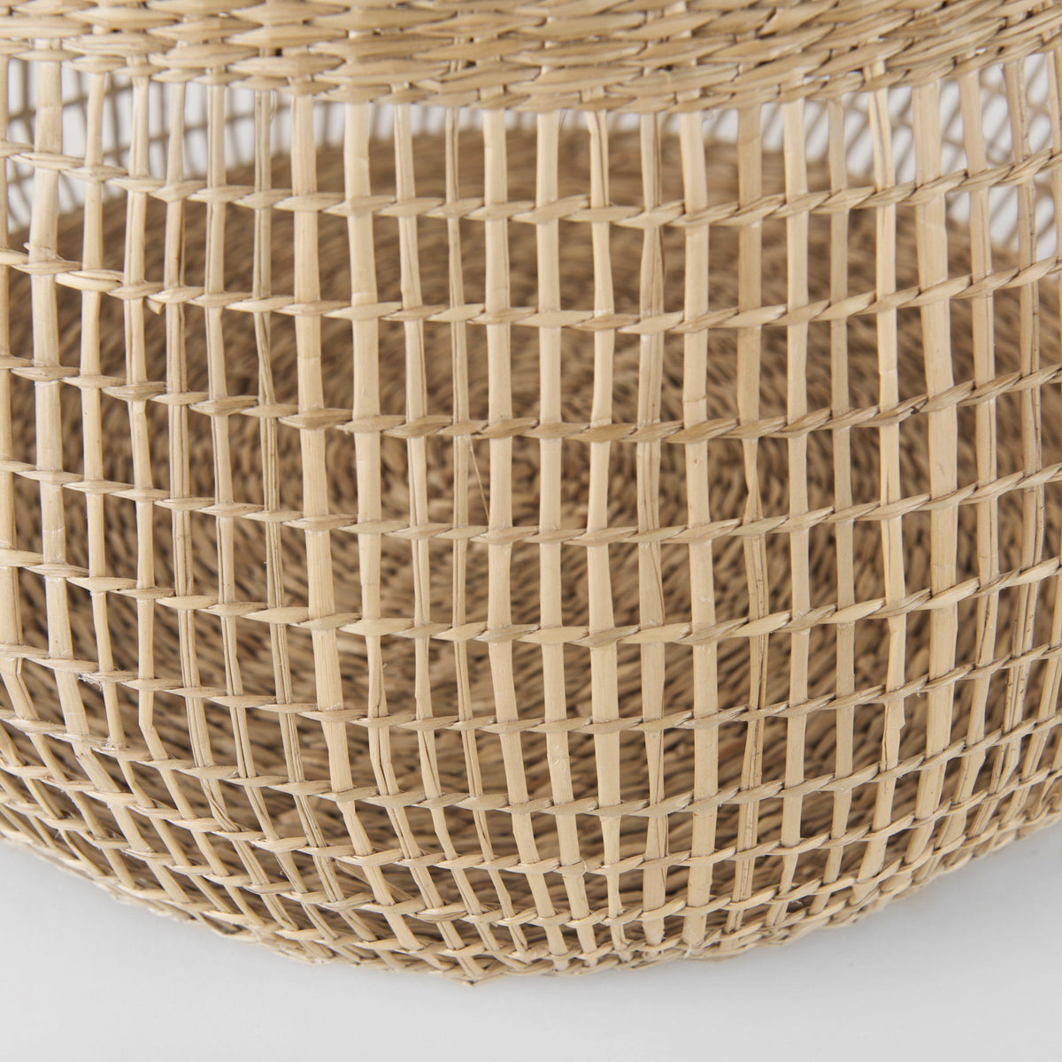 Nova 15.0L x 15.0W x 9.4H (Set of 2) Light Brown Seagrass Woven Round Basket W/ Long Handle-Decorative Baskets-DECOROLALA