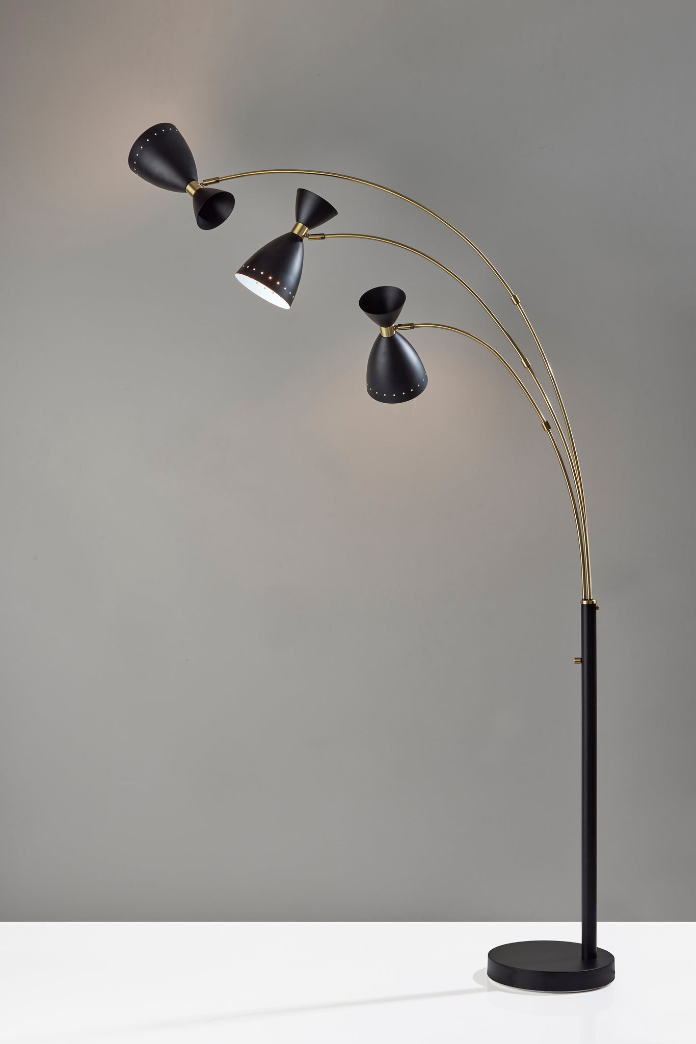 Oscar 3-Arm Arc Lamp-Lighting-DECOROLALA