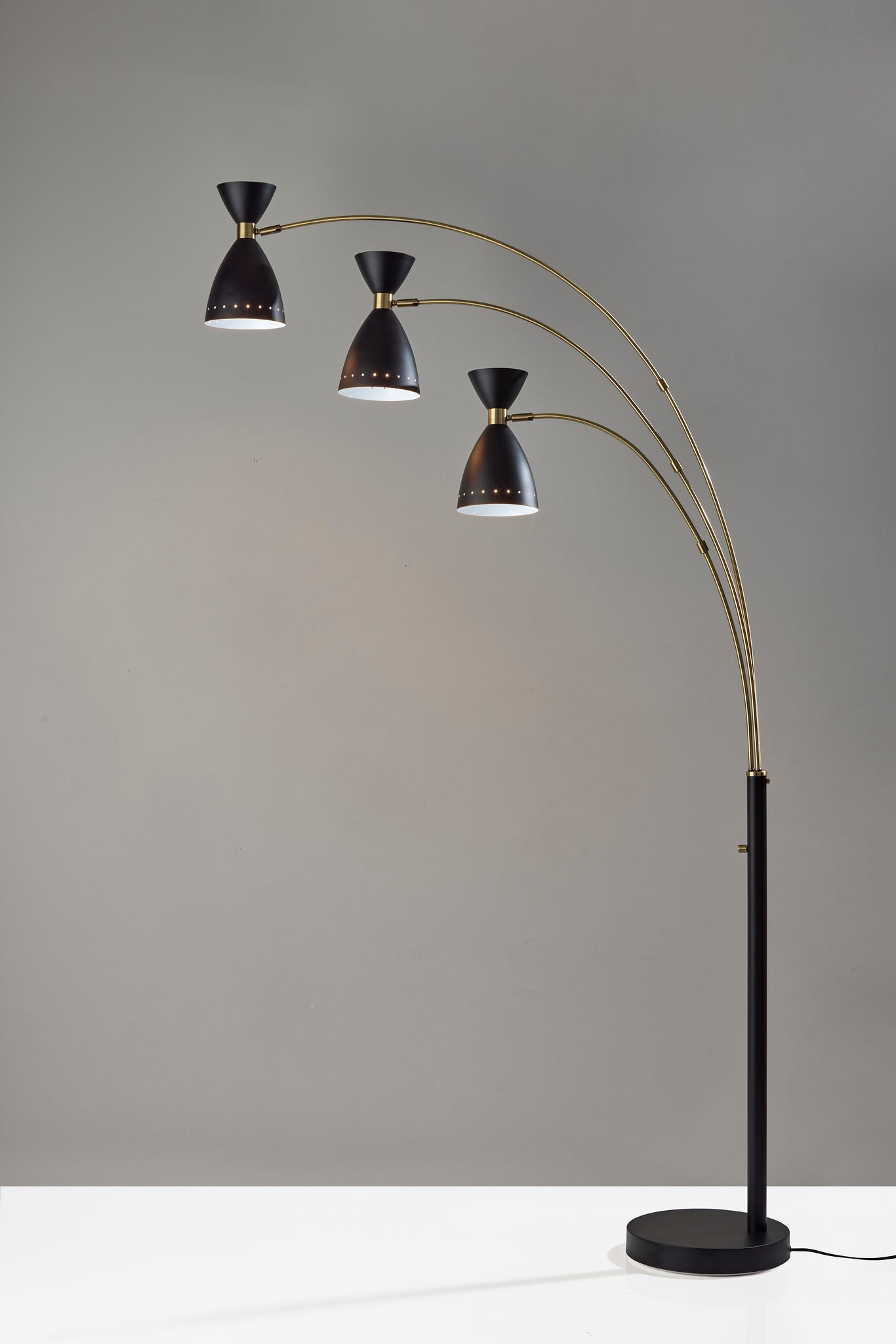 Oscar 3-Arm Arc Lamp-Lighting-DECOROLALA