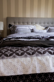 Oxford Queen Size Printed Cotton Trellis Reversible 6 pc Duvet Cover Set-Bedding-DECOROLALA