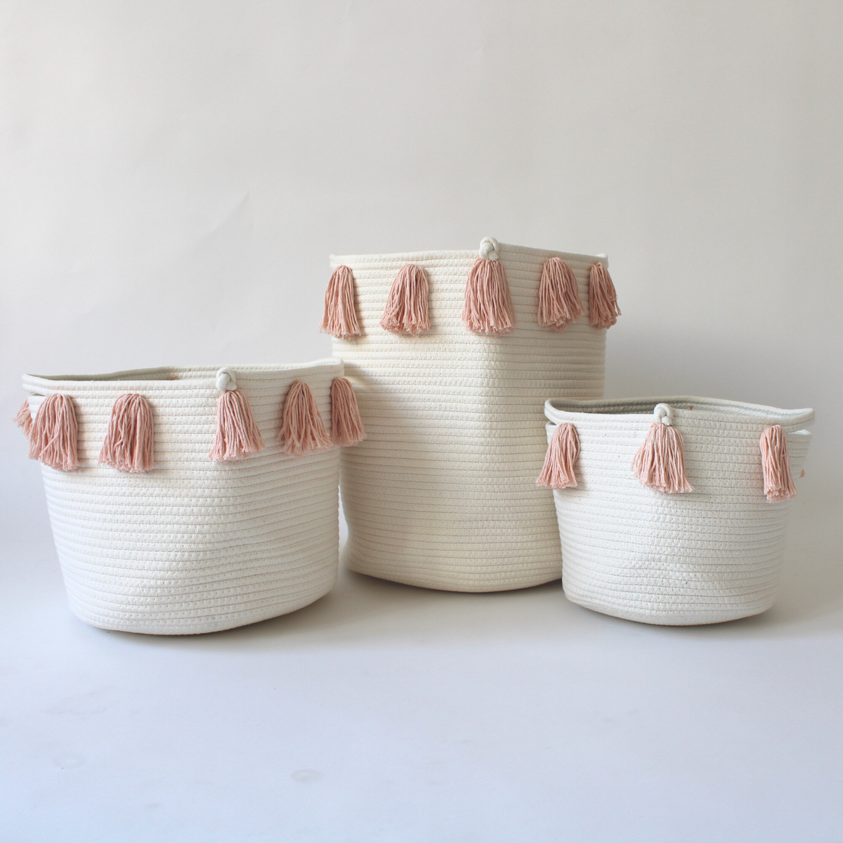 Peach Tassel Basket - Medium-Baskets-DECOROLALA