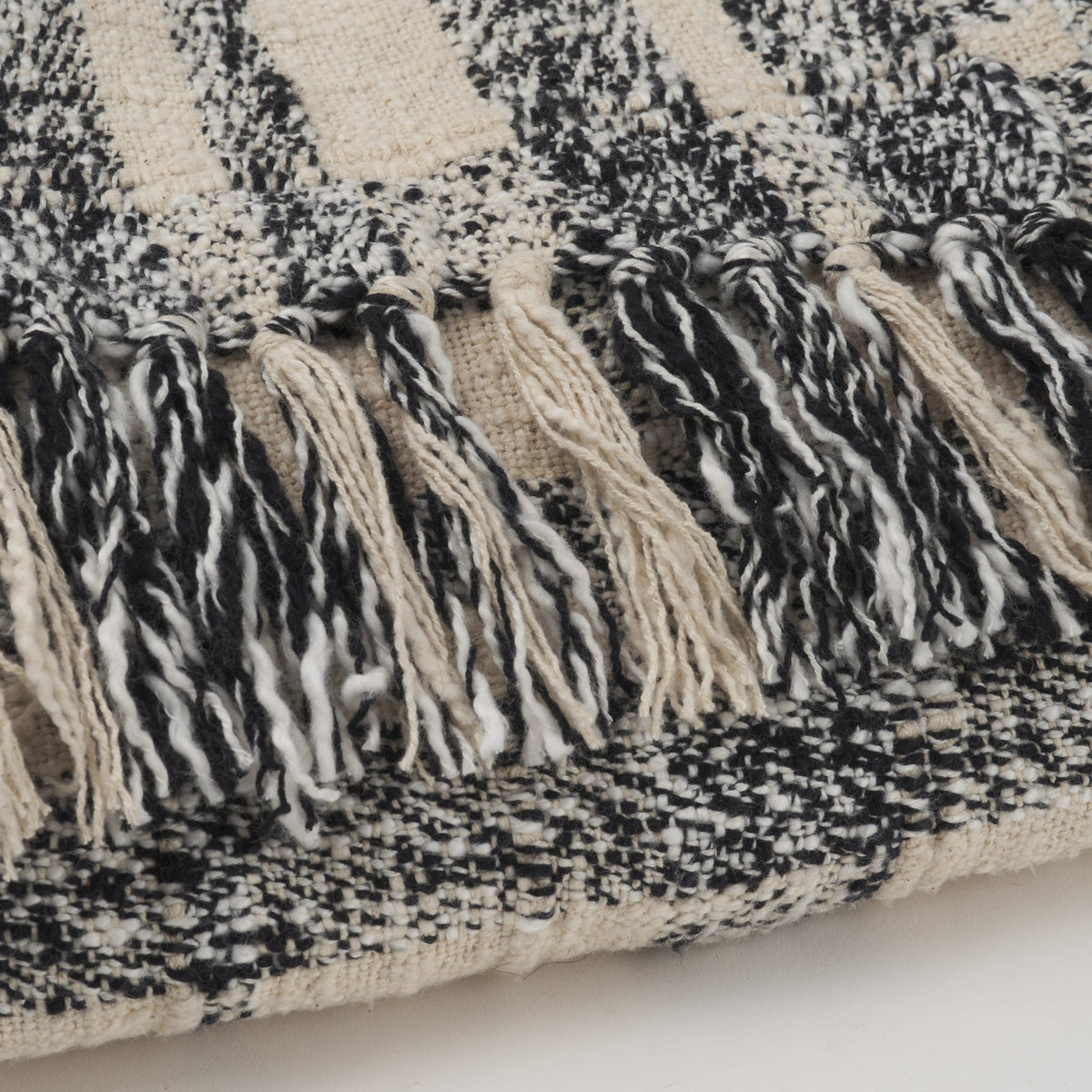 Pendle Cotton Throw Blanket - Cream Black Plaid-Throw Blankets-DECOROLALA