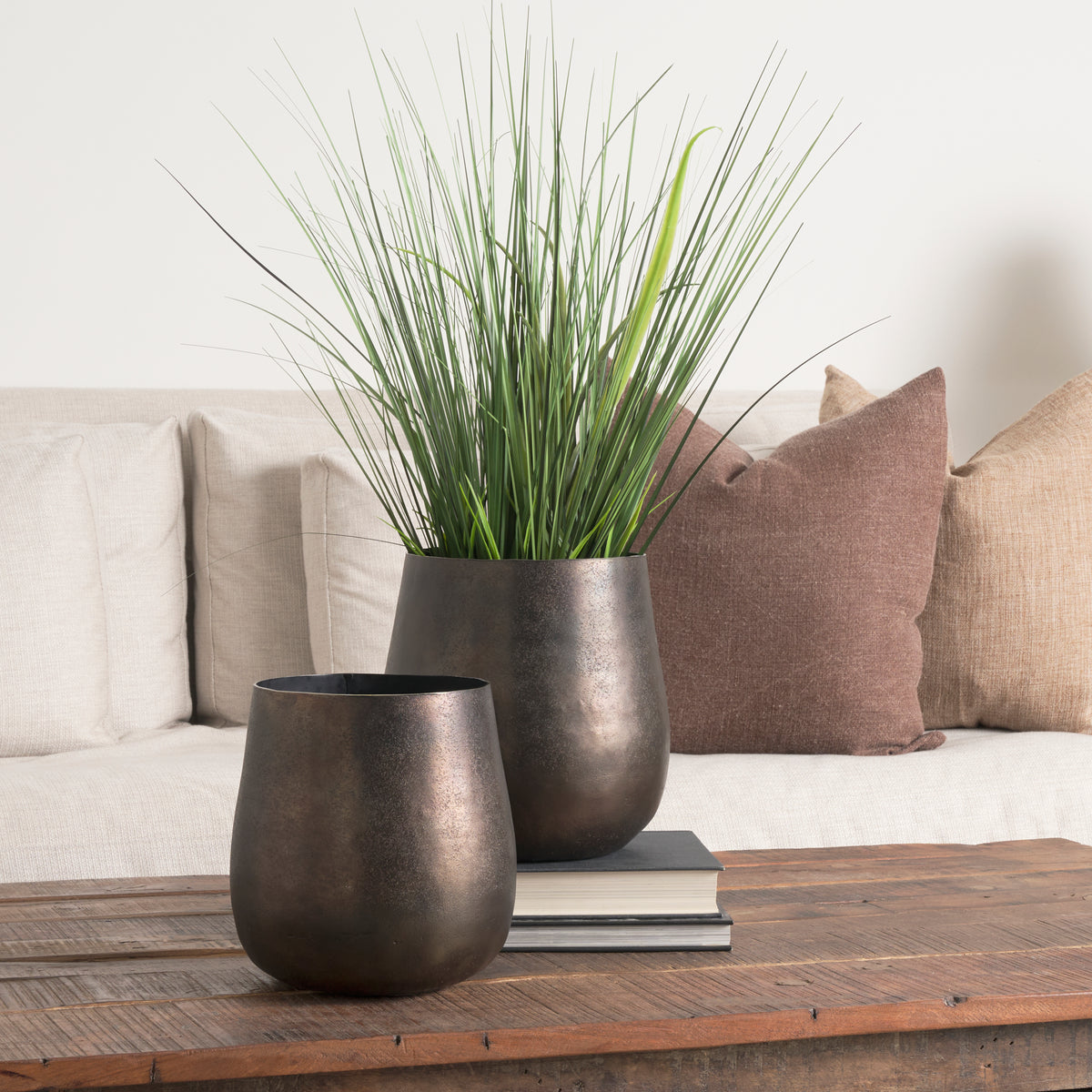 Quade Large Textured Gold Metal Planter-Vase-DECOROLALA