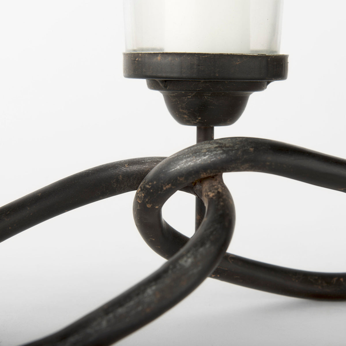 Quito Black Metal Chain-Link Five Candle Table Candle Holder-Table Candle Holders-DECOROLALA