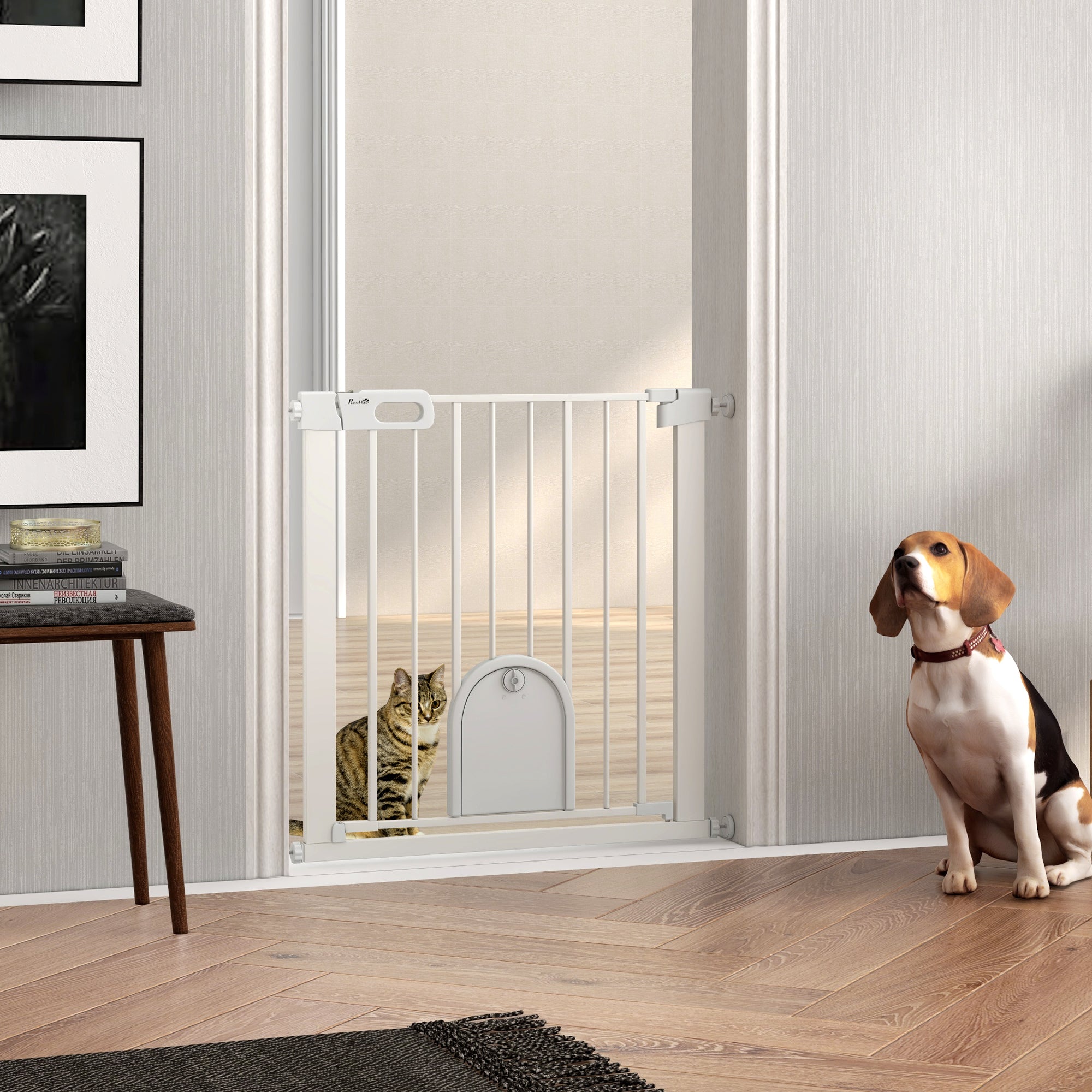 Barrière pour animaux extra-large de 30 à 32 pouces avec petite porte, barrière pour chiens de 30 pouces de hauteur avec dispositif de sécurité, fixation par pression pour escaliers, blanche