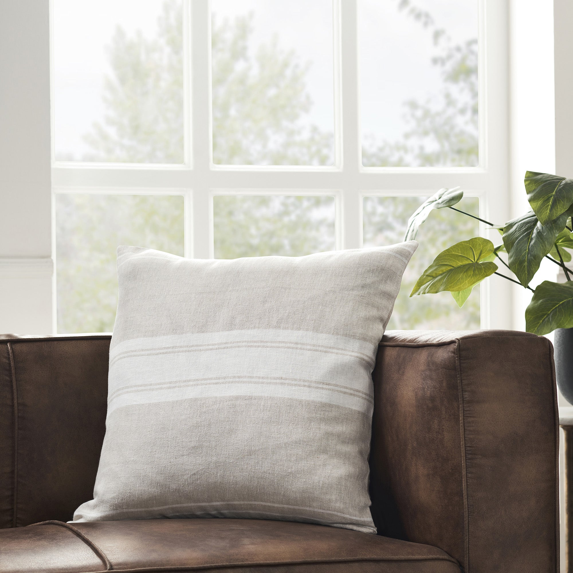 Raelyn Indoor Pillow-Indoor Pillow-DECOROLALA