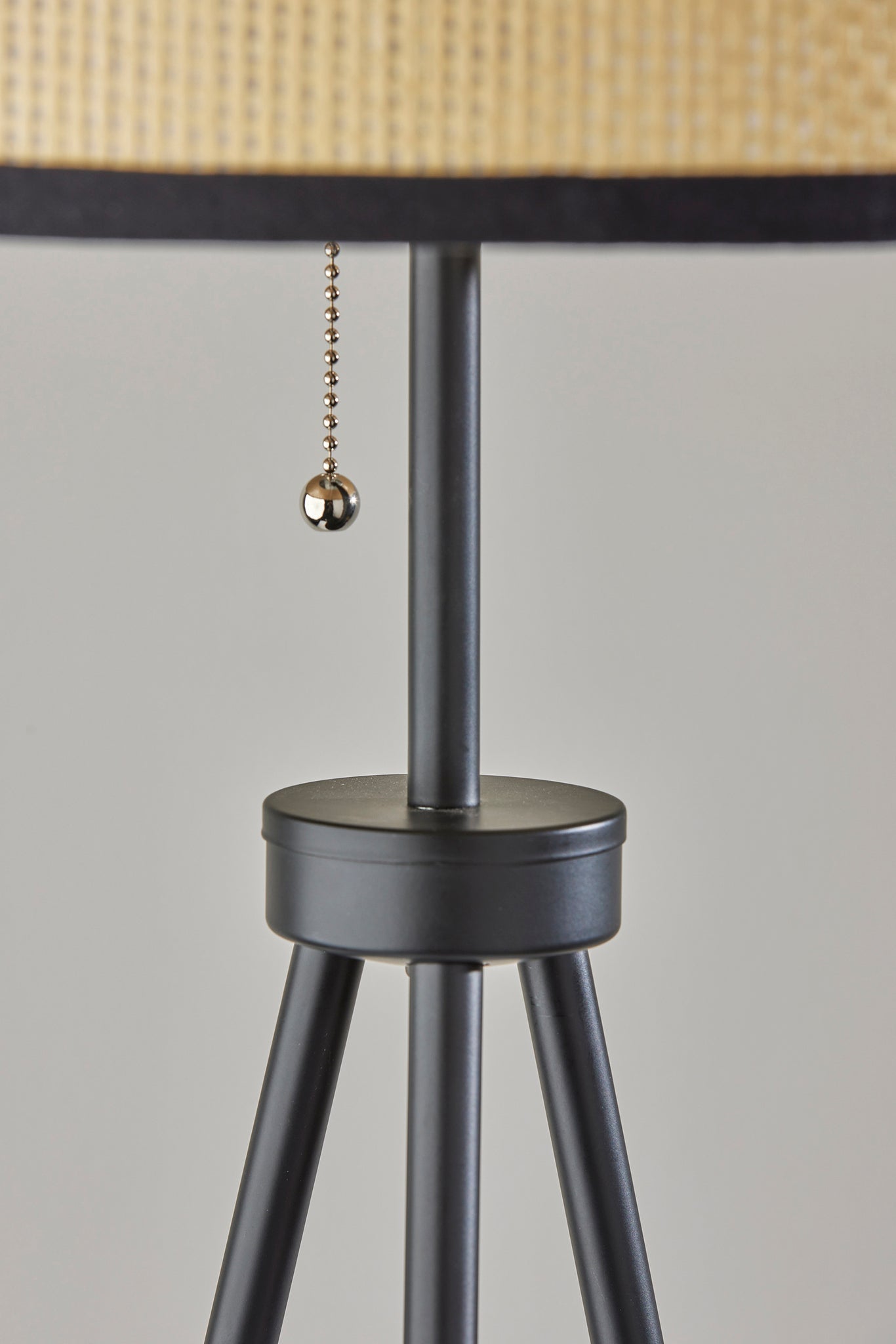 Raven Floor Lamp-Lighting-DECOROLALA