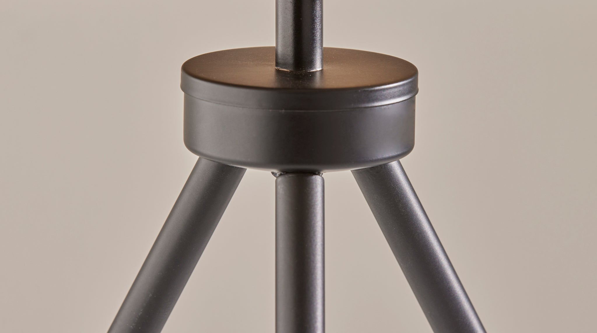 Raven Table Lamp-Lighting-DECOROLALA