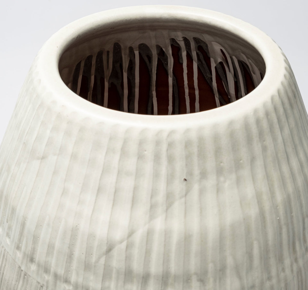 Reyan Small Pearl White Ceramic Striped Vase-Vase-DECOROLALA