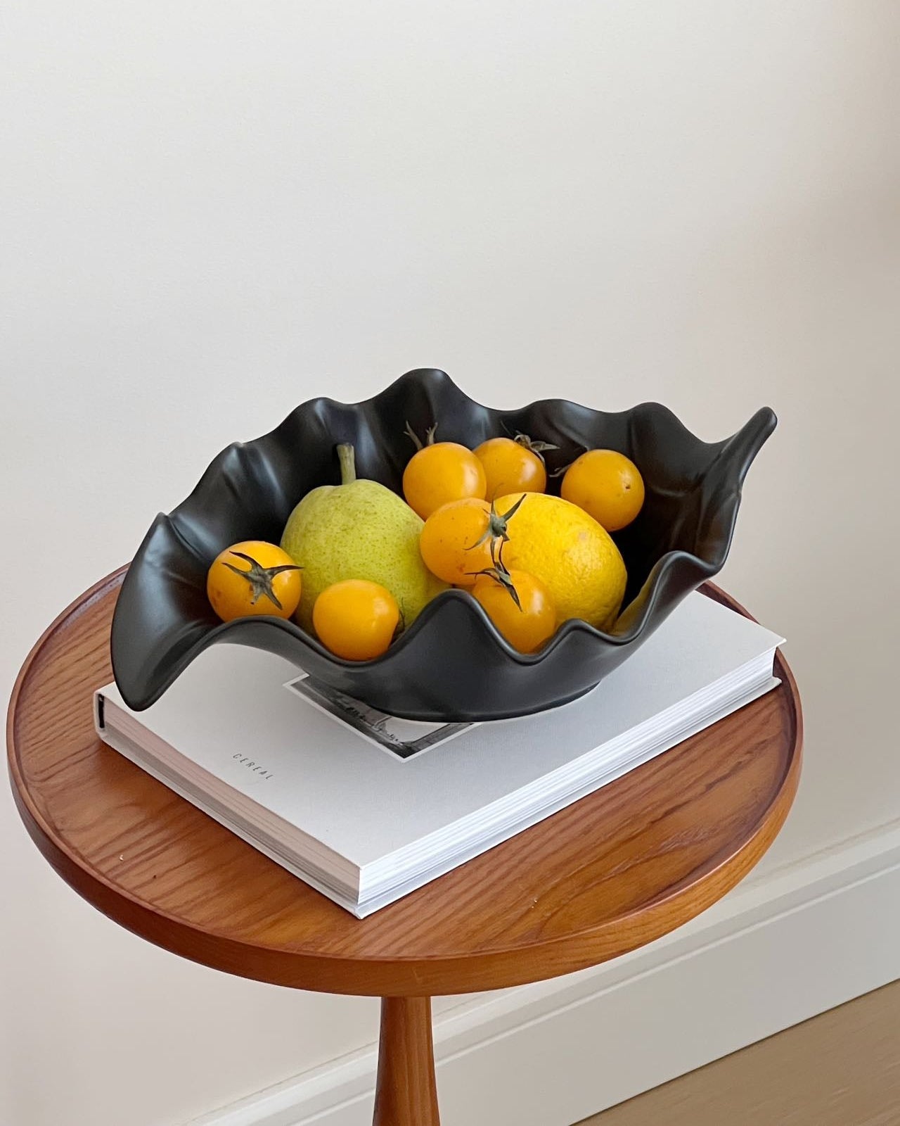 Ripple Leaf Ceramic Tray-Tray-DECOROLALA