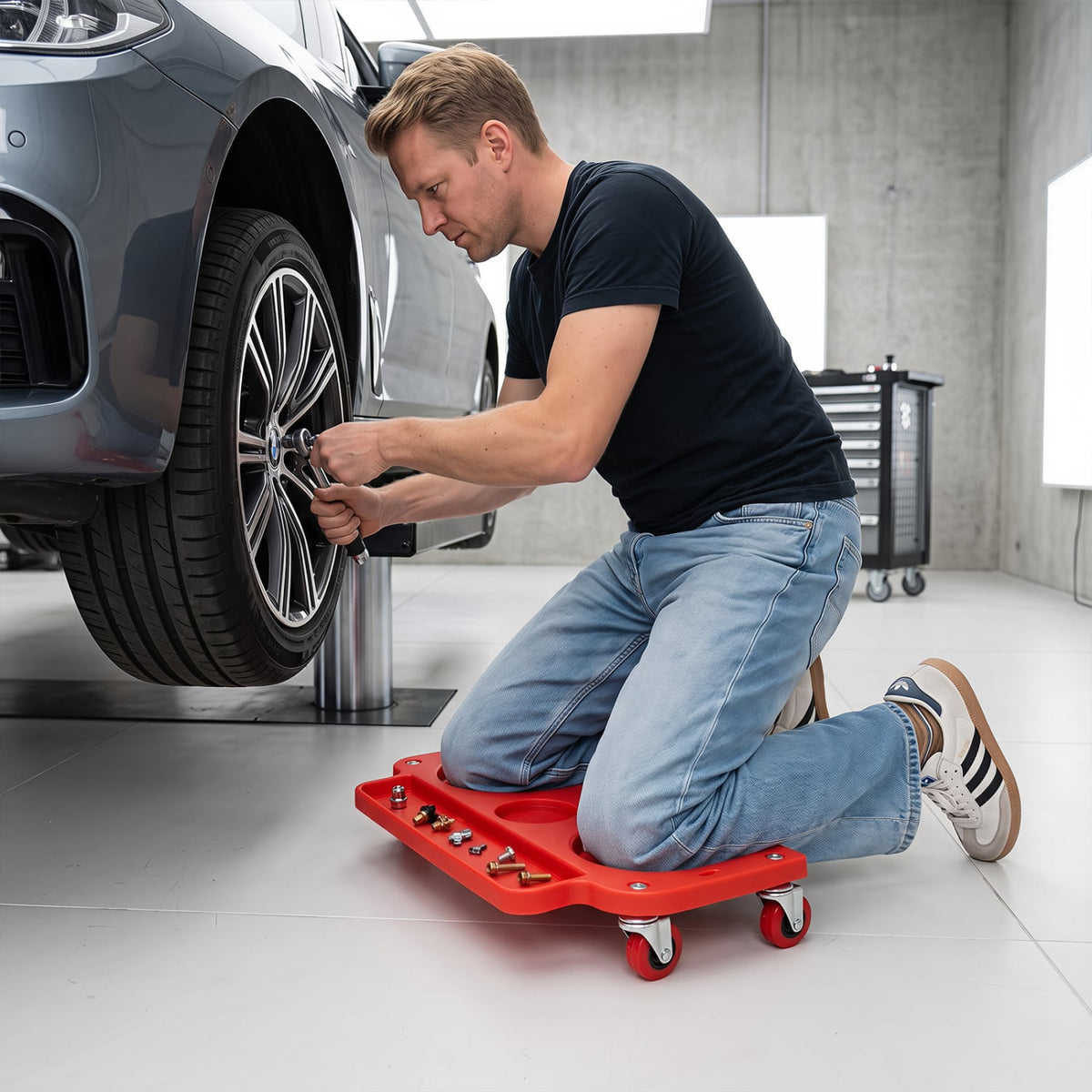 Rolling Knee Creeper with 360° Swivel Casters Lightweight Kneeling Pads-Red-Garages-DECOROLALA