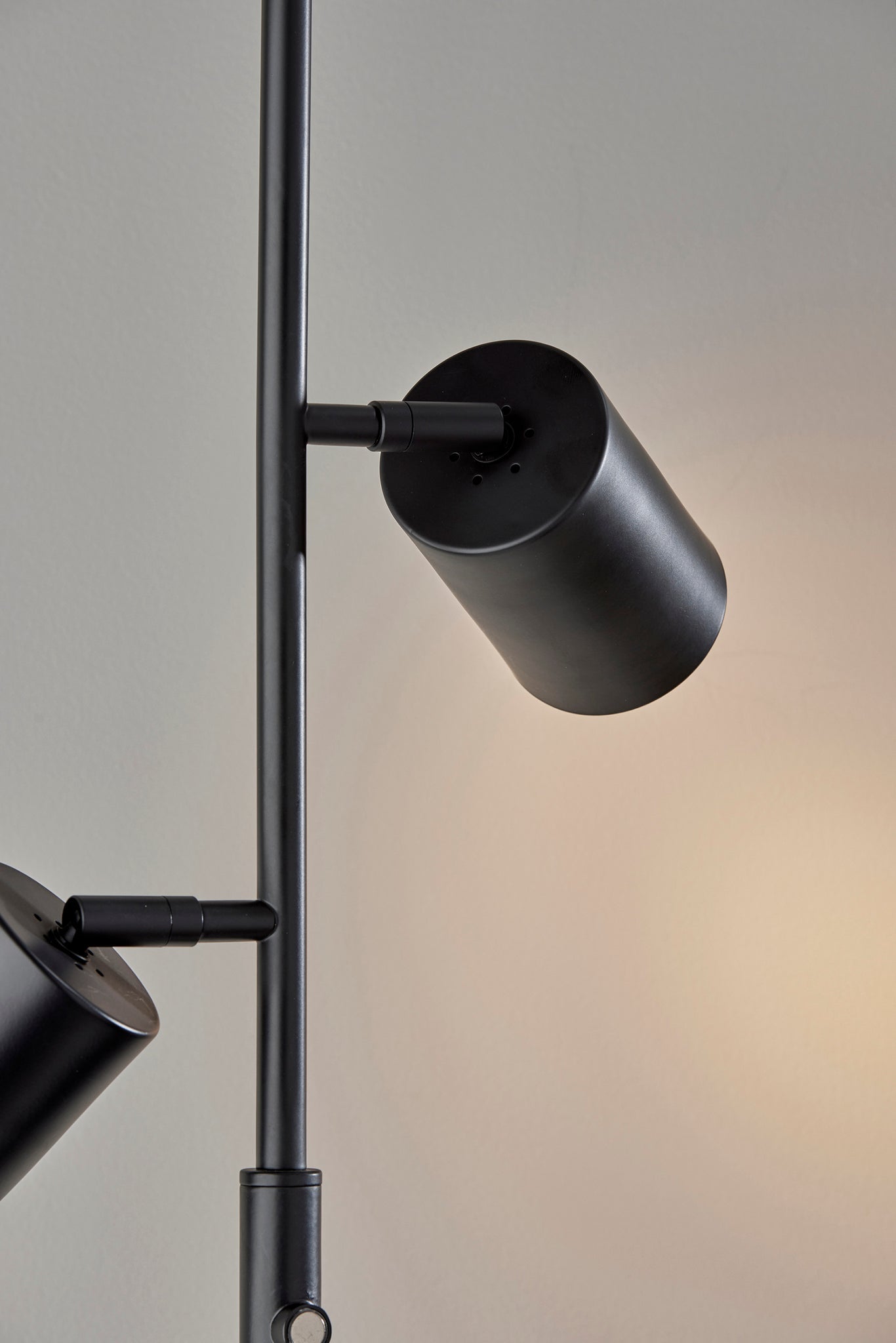 Rutherford LED Tree Lamp-Lighting-DECOROLALA