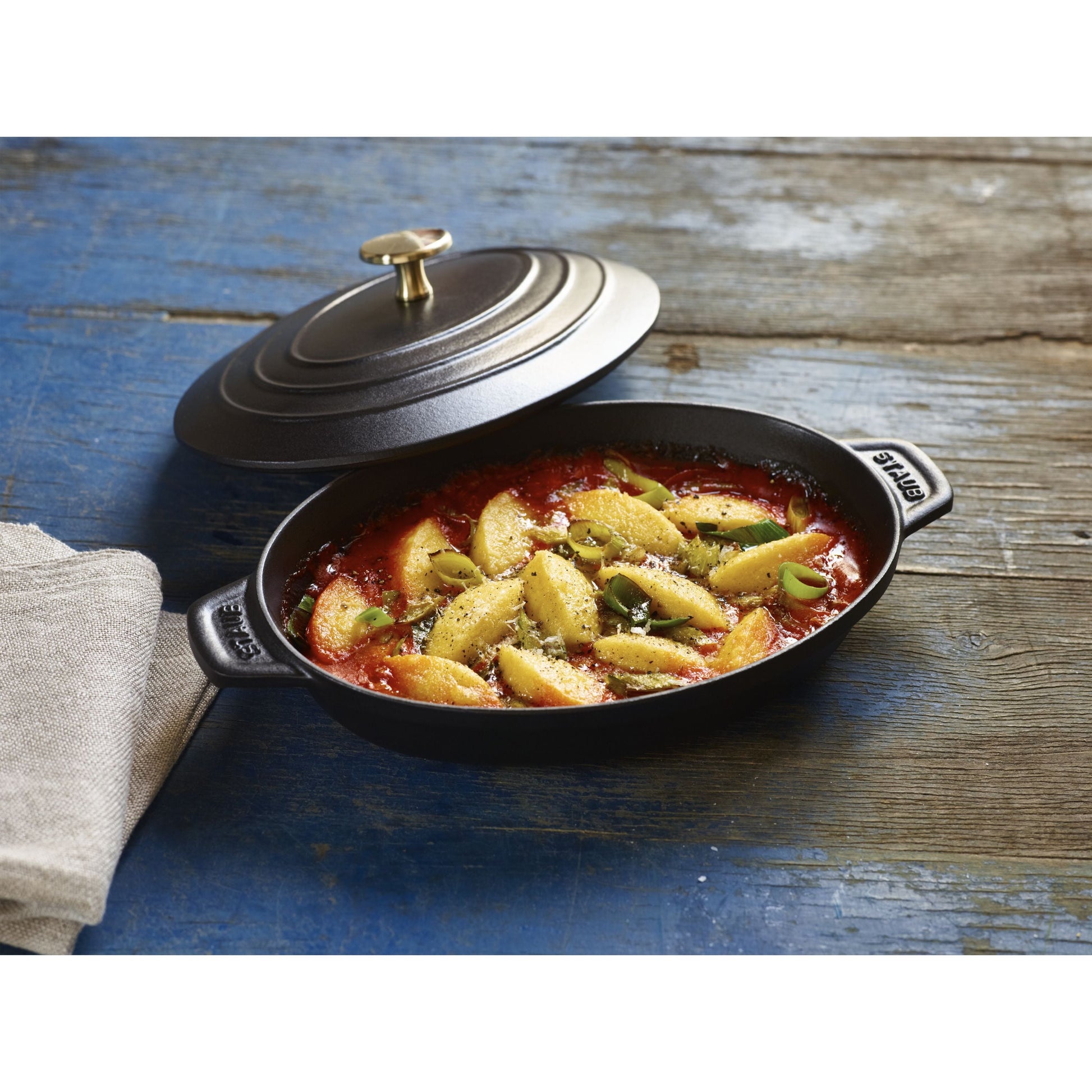 STAUB Cast Iron Oval Oven Dish 1L - Black-Bakeware-DECOROLALA