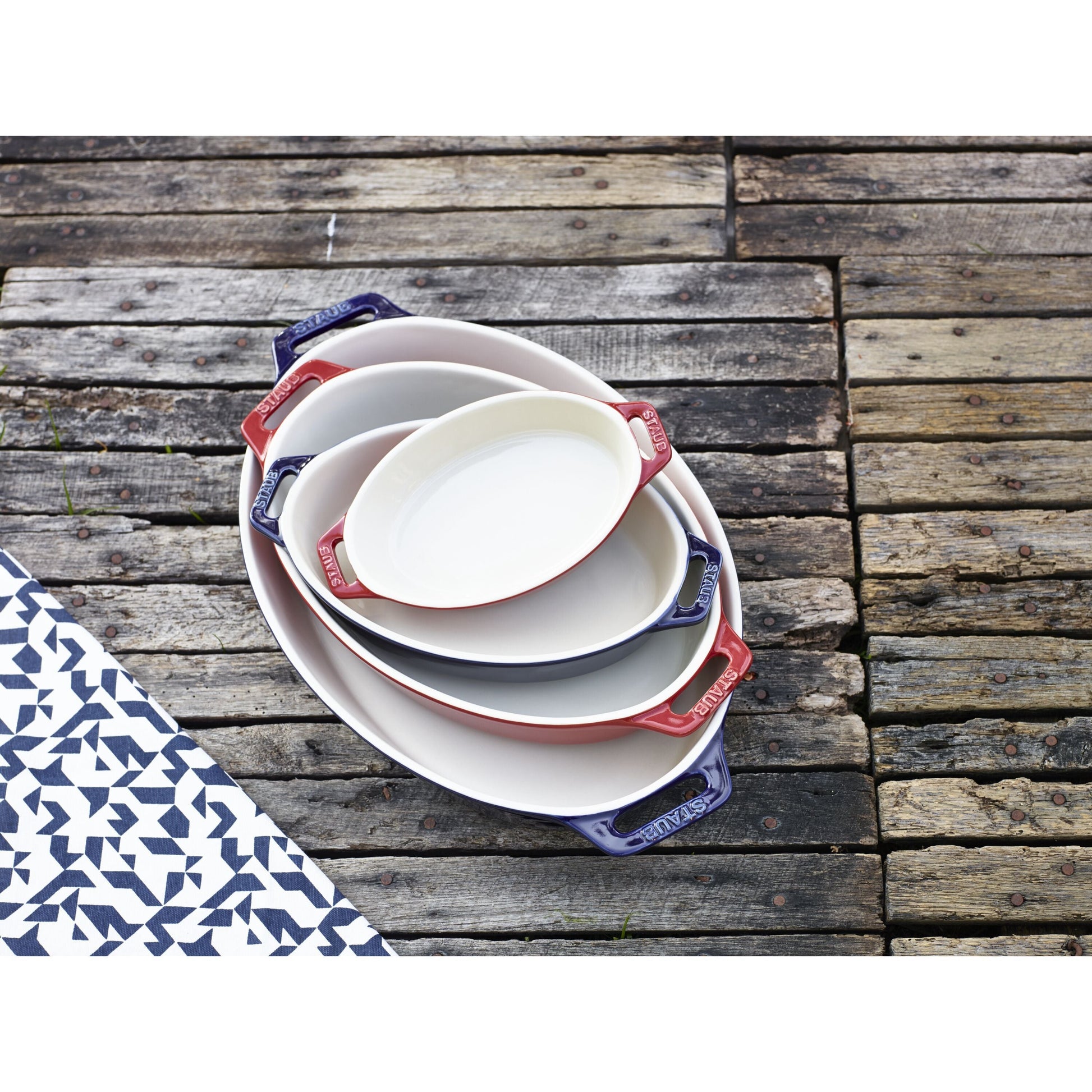 STAUB Ceramique 0.4 ml Ceramic Oval Oven Dish, Cherry-Bakeware-DECOROLALA