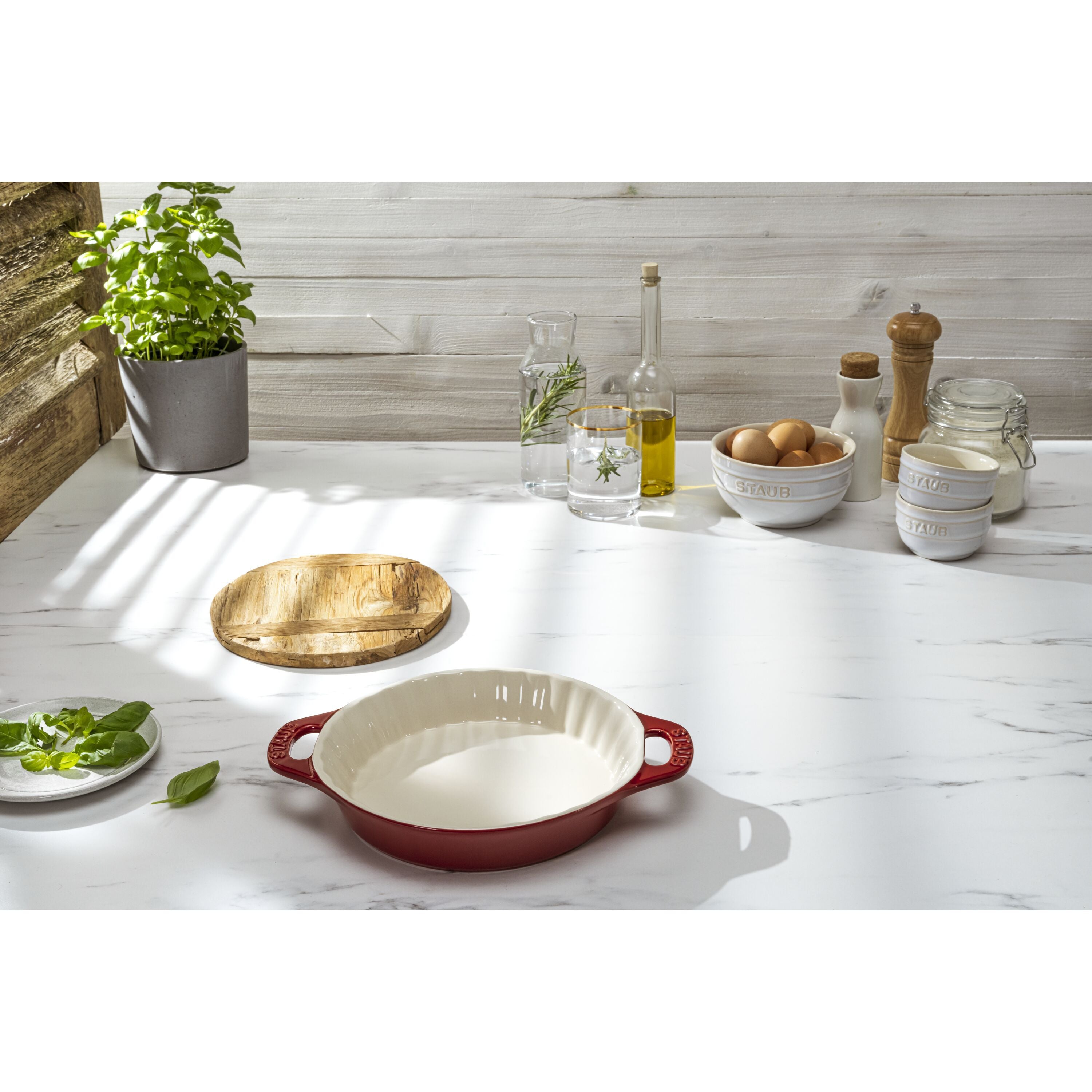 STAUB Ceramique 24 cm Ceramic Round Pie Dish, Cherry-Pie-DECOROLALA