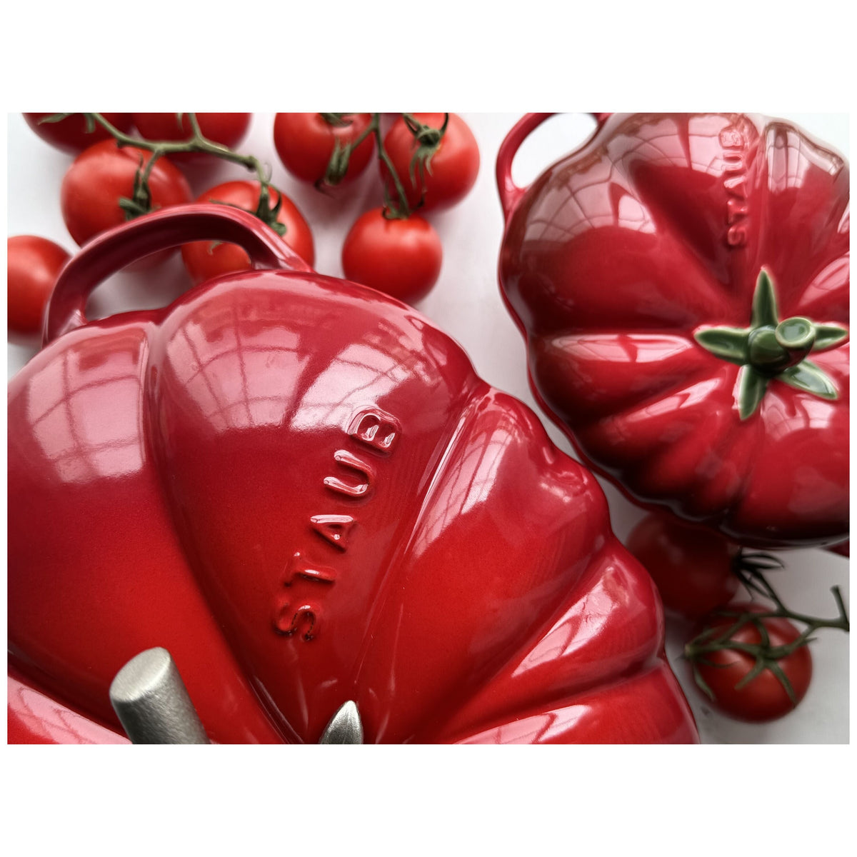 STAUB La Cocotte 2.8 L Cast Iron Tomato Cocotte, Cherry (Visual Imperfections - B STOCK)-n/a-DECOROLALA
