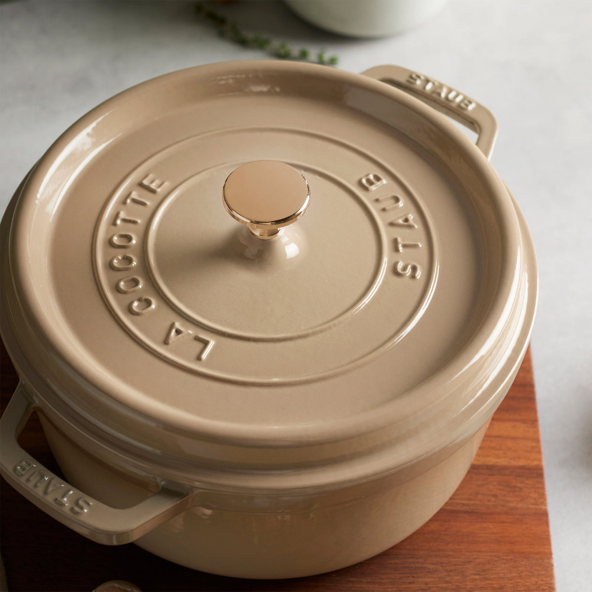 STAUB La Cocotte 3.7 L Cast Iron Round Cocotte, Sesame-n/a-DECOROLALA