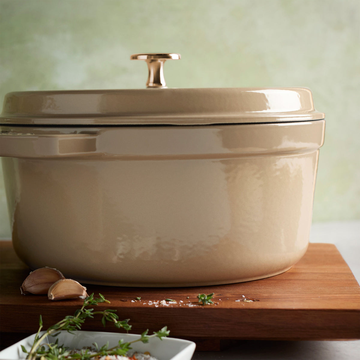 STAUB La Cocotte 3.7 L Cast Iron Round Cocotte, Sesame-n/a-DECOROLALA
