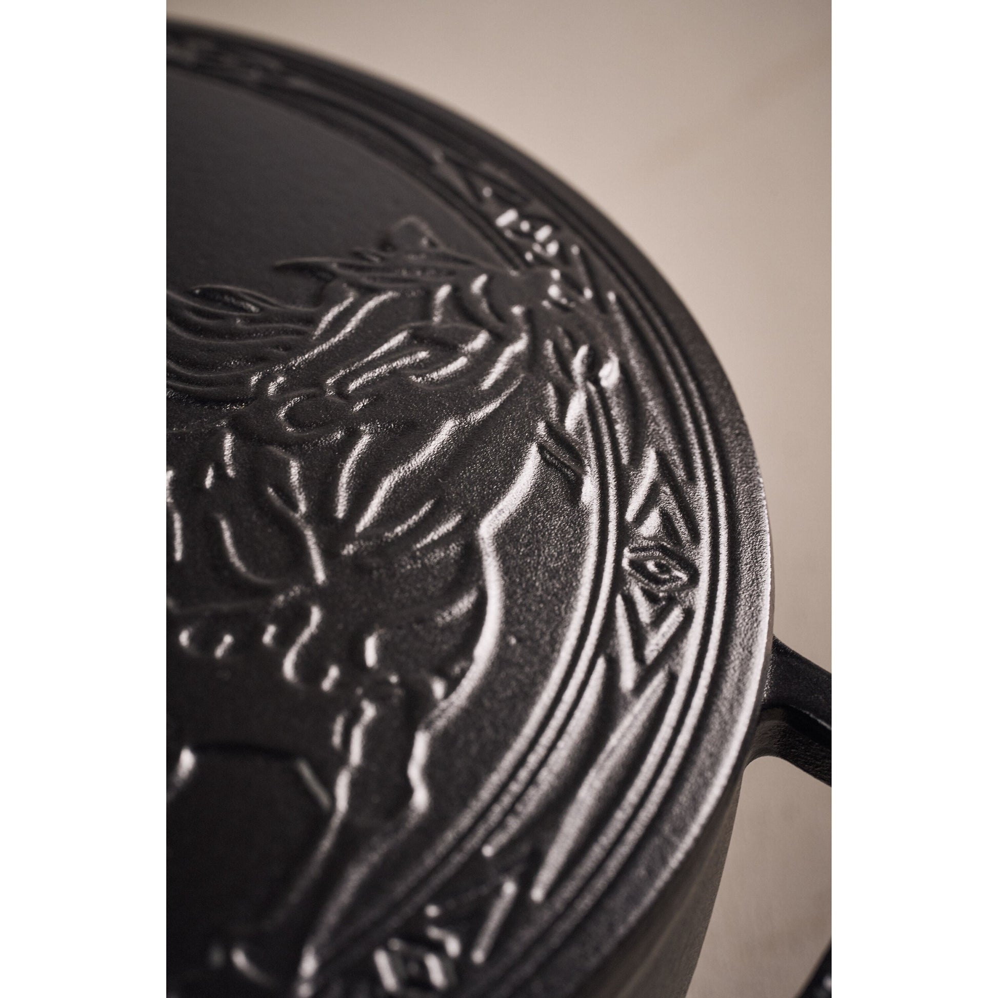 STAUB La Cocotte 4.8L Cast Iron Round Black-DECOROLALA