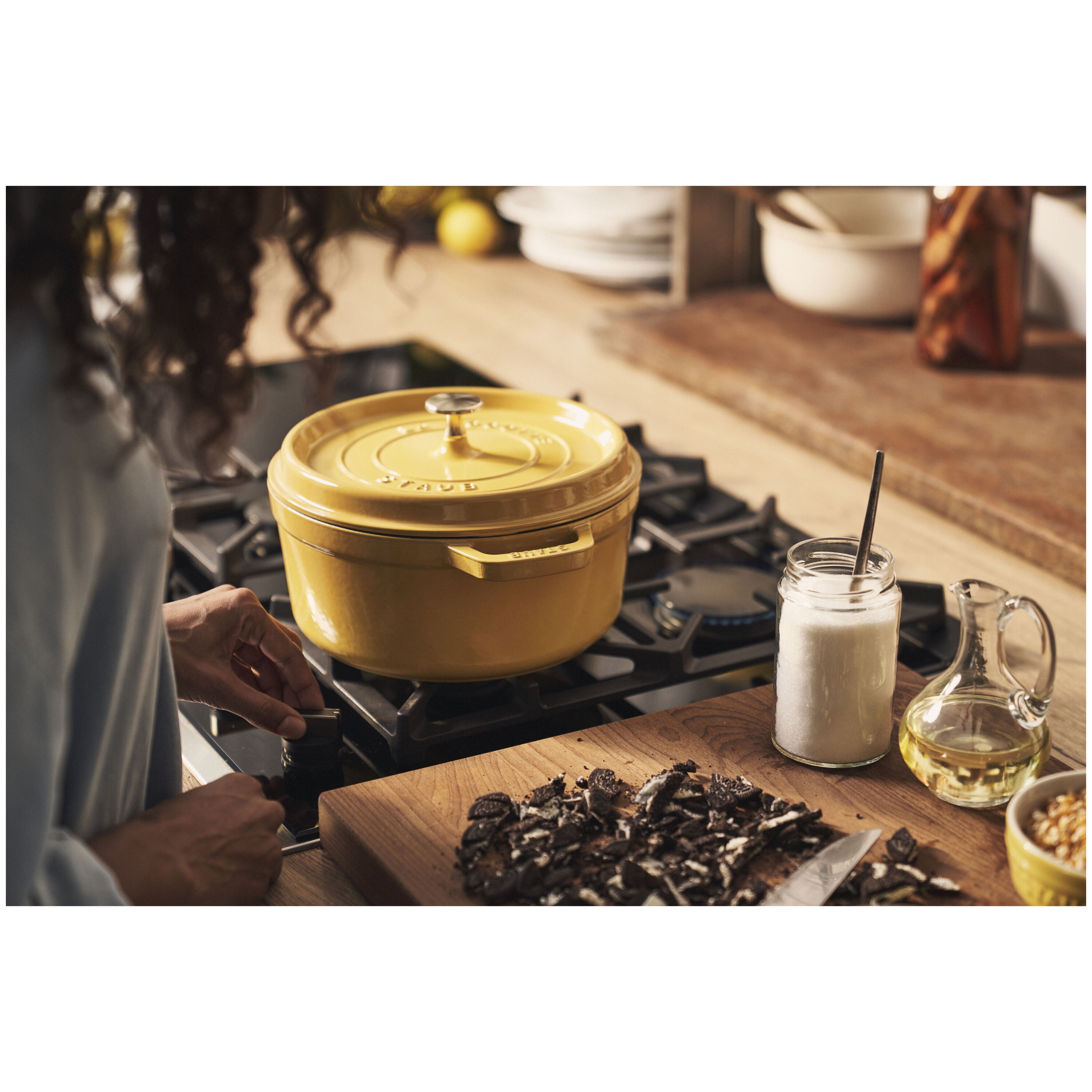 STAUB La Cocotte 5.25 L Cast Iron Round Cocotte, Citron-Cookware-DECOROLALA