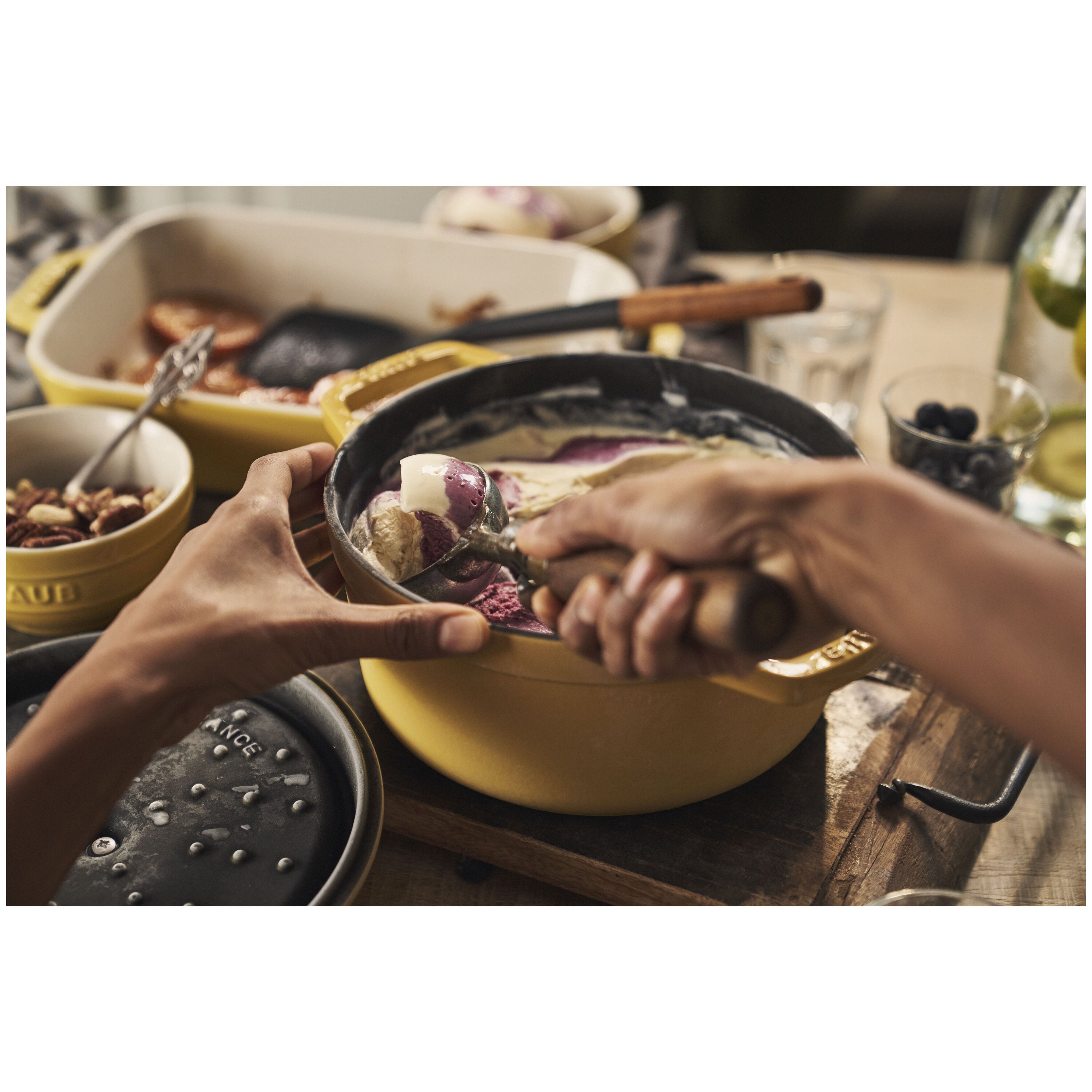 STAUB La Cocotte 5.25 L Cast Iron Round Cocotte, Citron-Cookware-DECOROLALA
