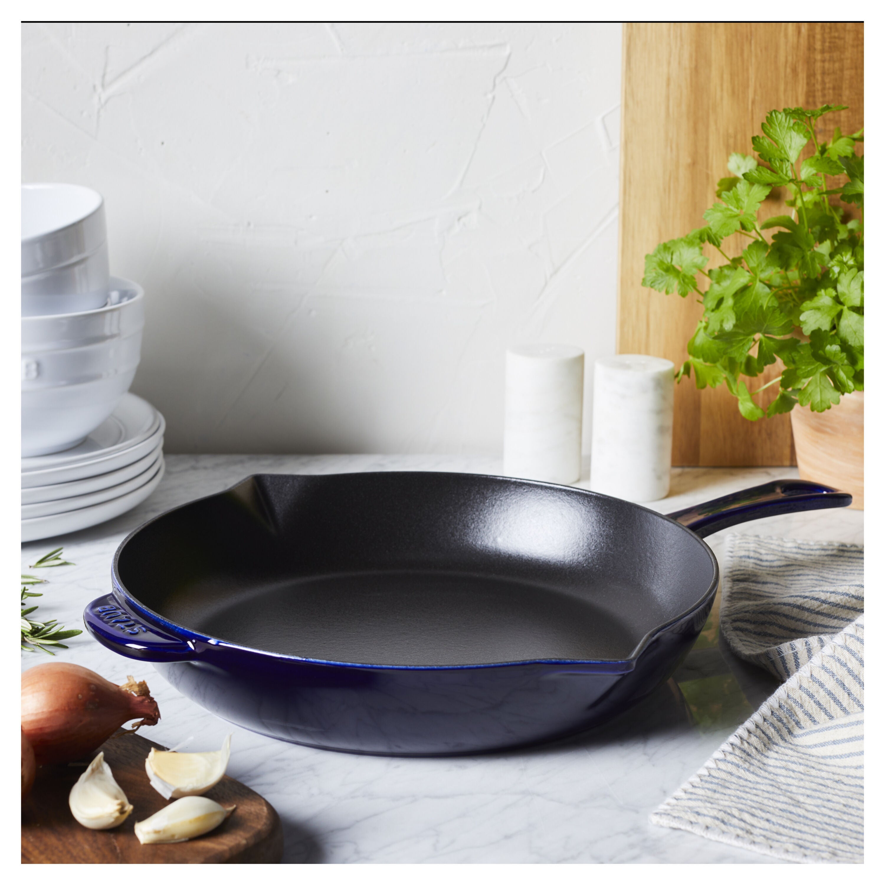 STAUB Pans 26 cm / 10 inch Cast Iron Frying Pan, Dark-Blue-10 Inch-DECOROLALA
