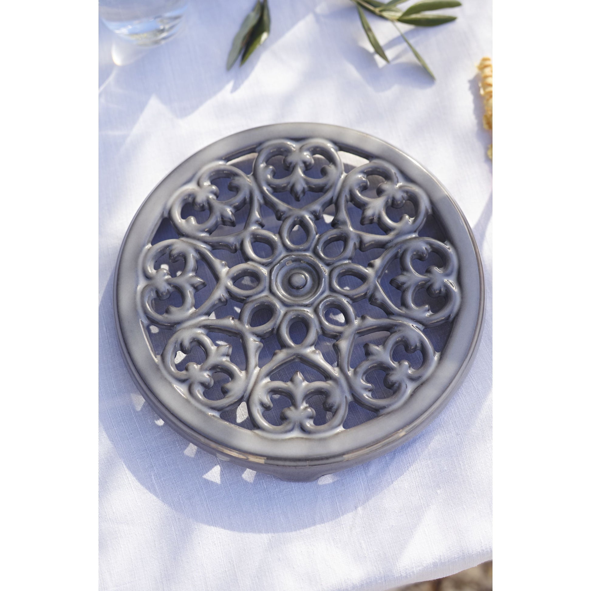 STAUB Serving 23 cm Round Cast Iron Trivet, Lily Decal, Graphite-Grey-Trivet-DECOROLALA