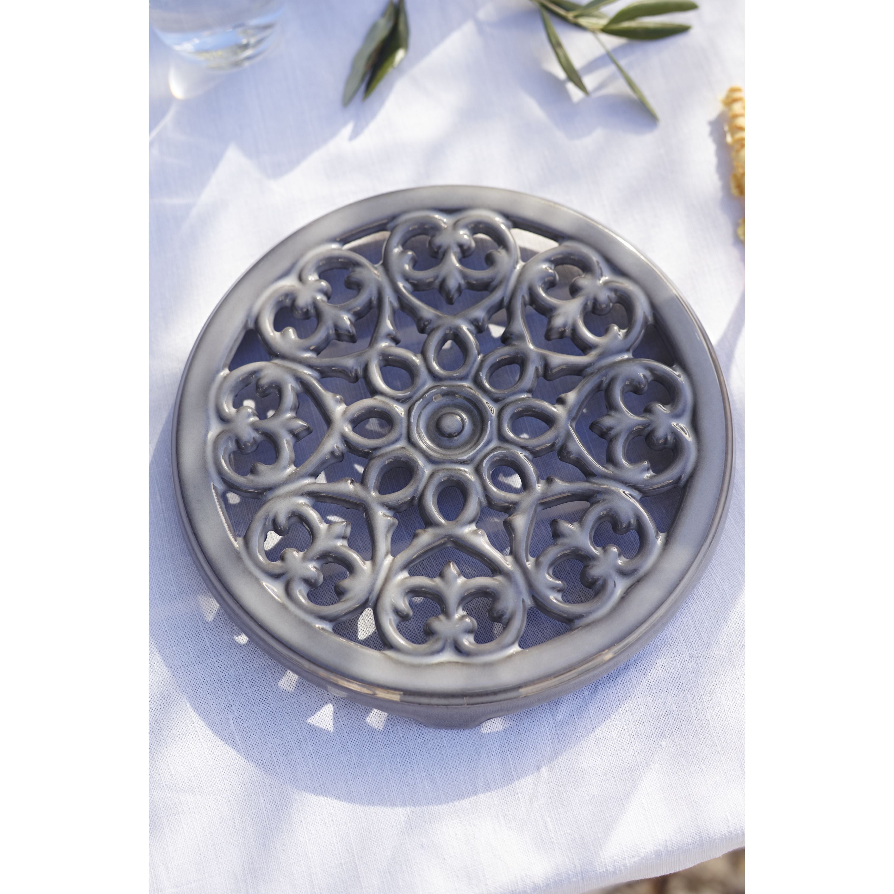 STAUB Serving 23 cm Round Cast Iron Trivet, Lily Decal, Graphite-Grey-Trivet-DECOROLALA