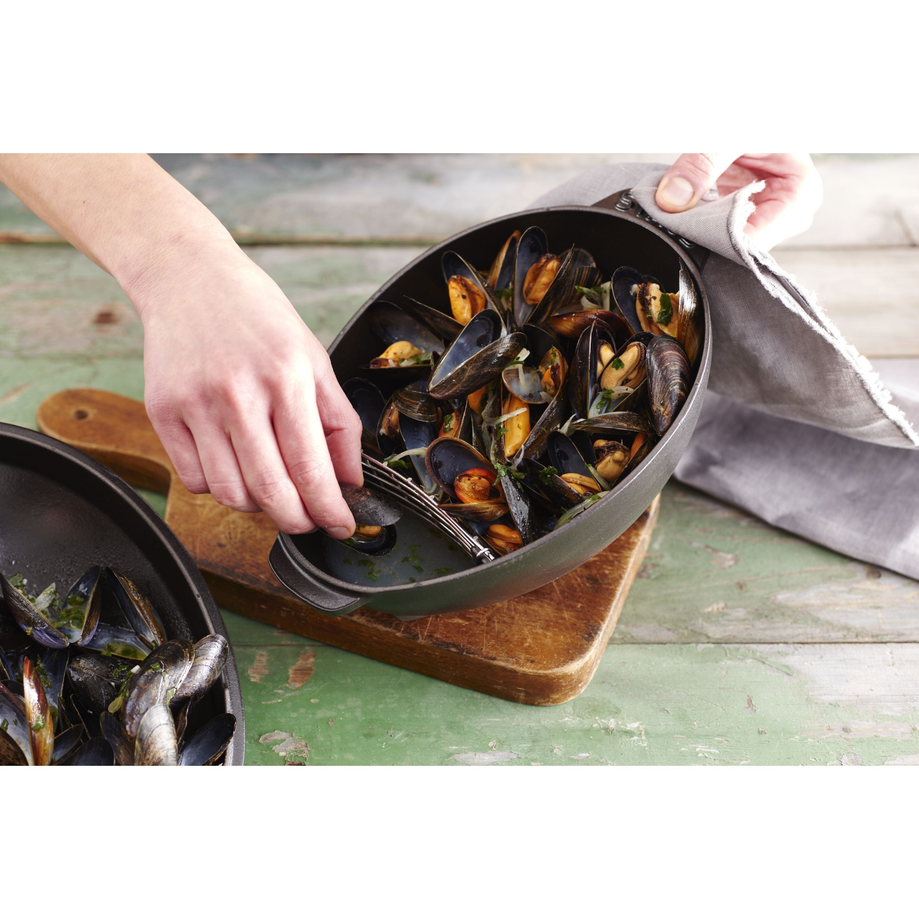 STAUB Specialities 2 L Cast Iron Oval Mussel Pot, Black-Cookware-DECOROLALA
