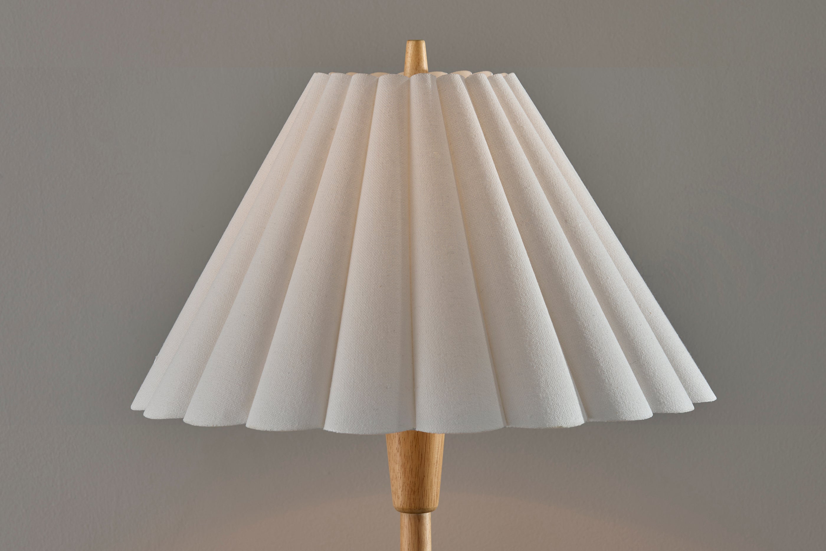 Scallop Floor Lamp- Natural-Lighting-DECOROLALA