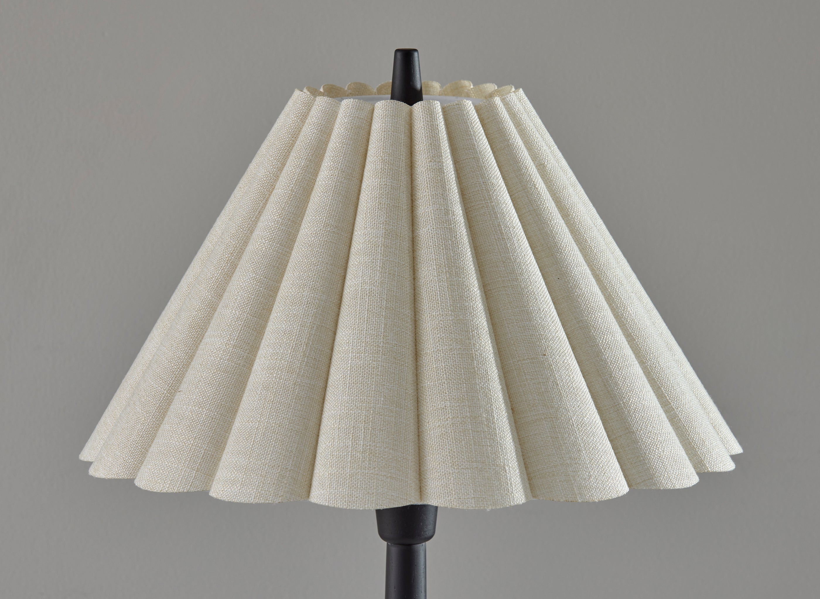 Scallop Table Lamp- Black-Lighting-DECOROLALA