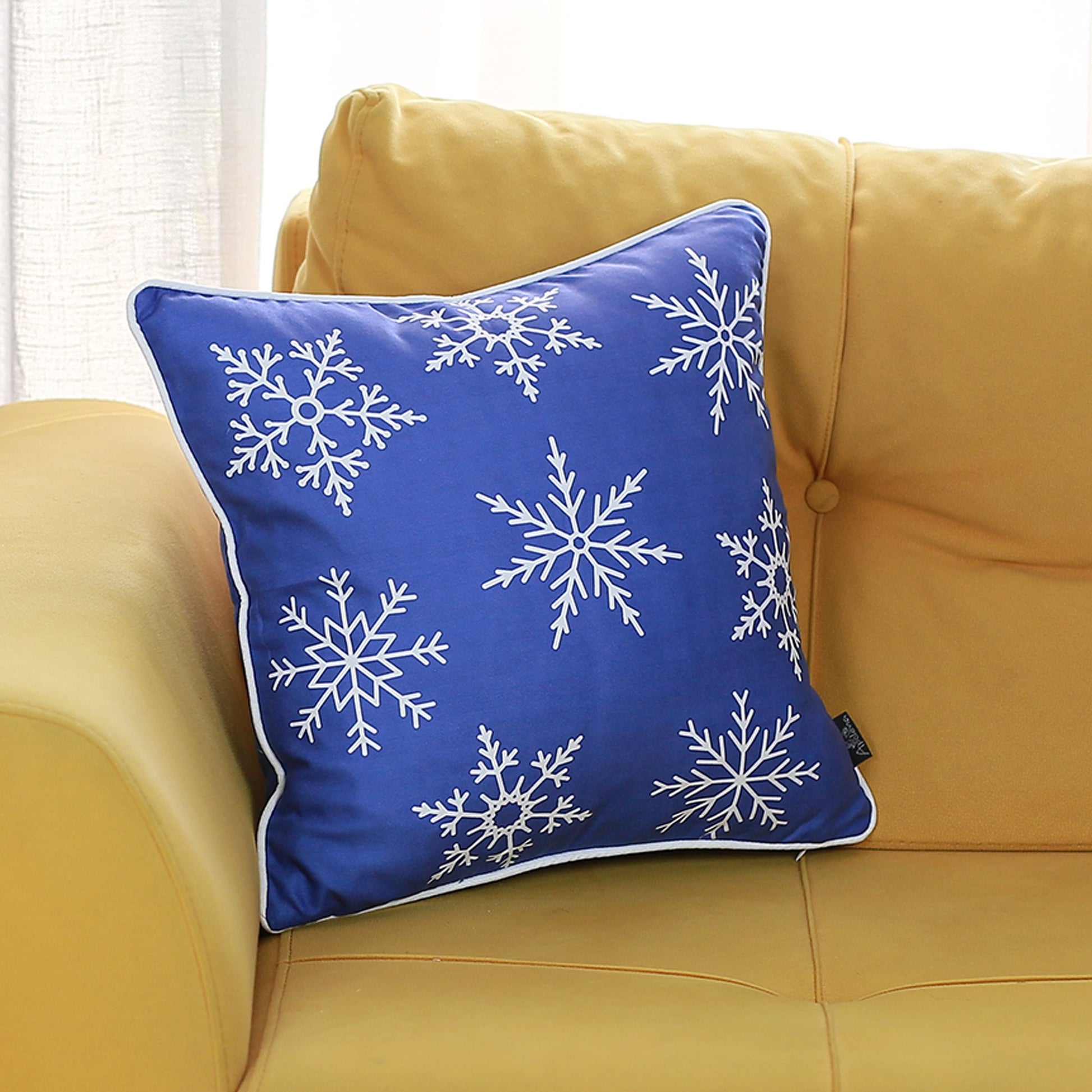 Set Of 4 18" Christmas Snowflakes Throw Pillow Cover In Blue-Accent Throw Pillows-DECOROLALA