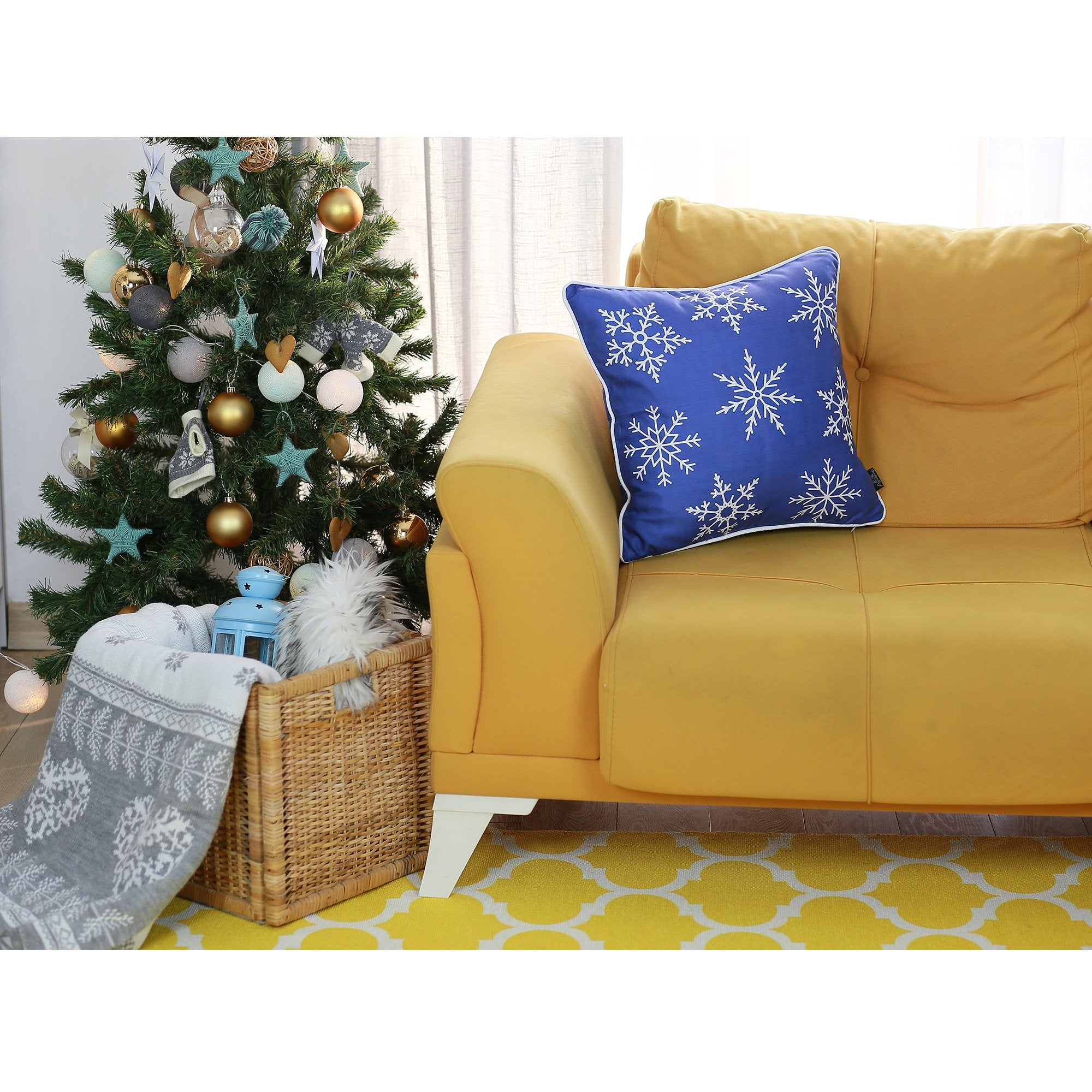 Set Of 4 18" Christmas Snowflakes Throw Pillow Cover In Blue-Accent Throw Pillows-DECOROLALA