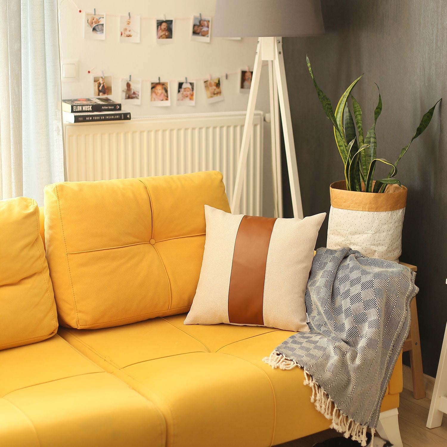 Set of 2 Brown and White Modern Throw Pillows-Accent Throw Pillows-DECOROLALA