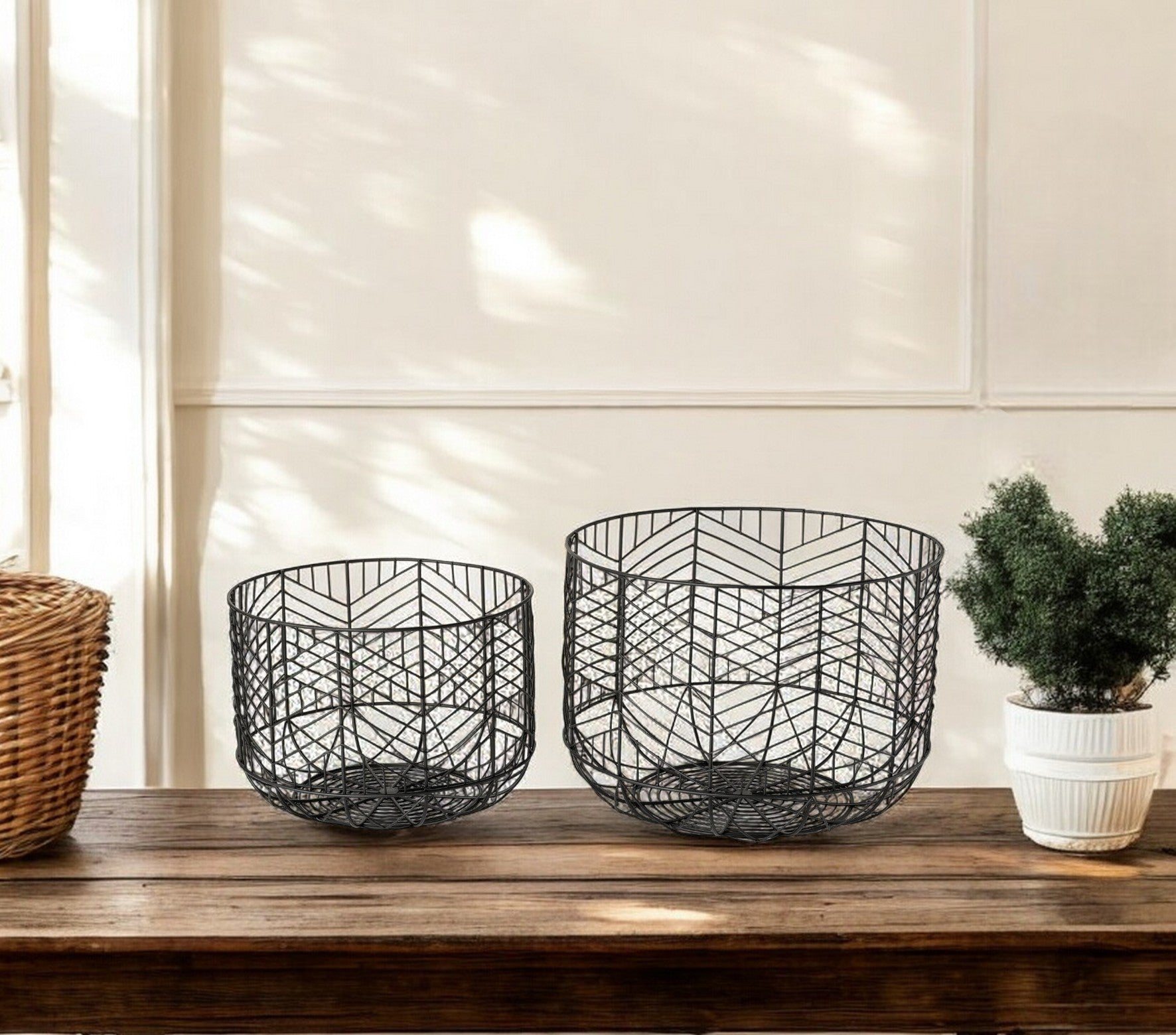 Set of Two Black Metal Tabletop Sculpture-Sculptures-DECOROLALA