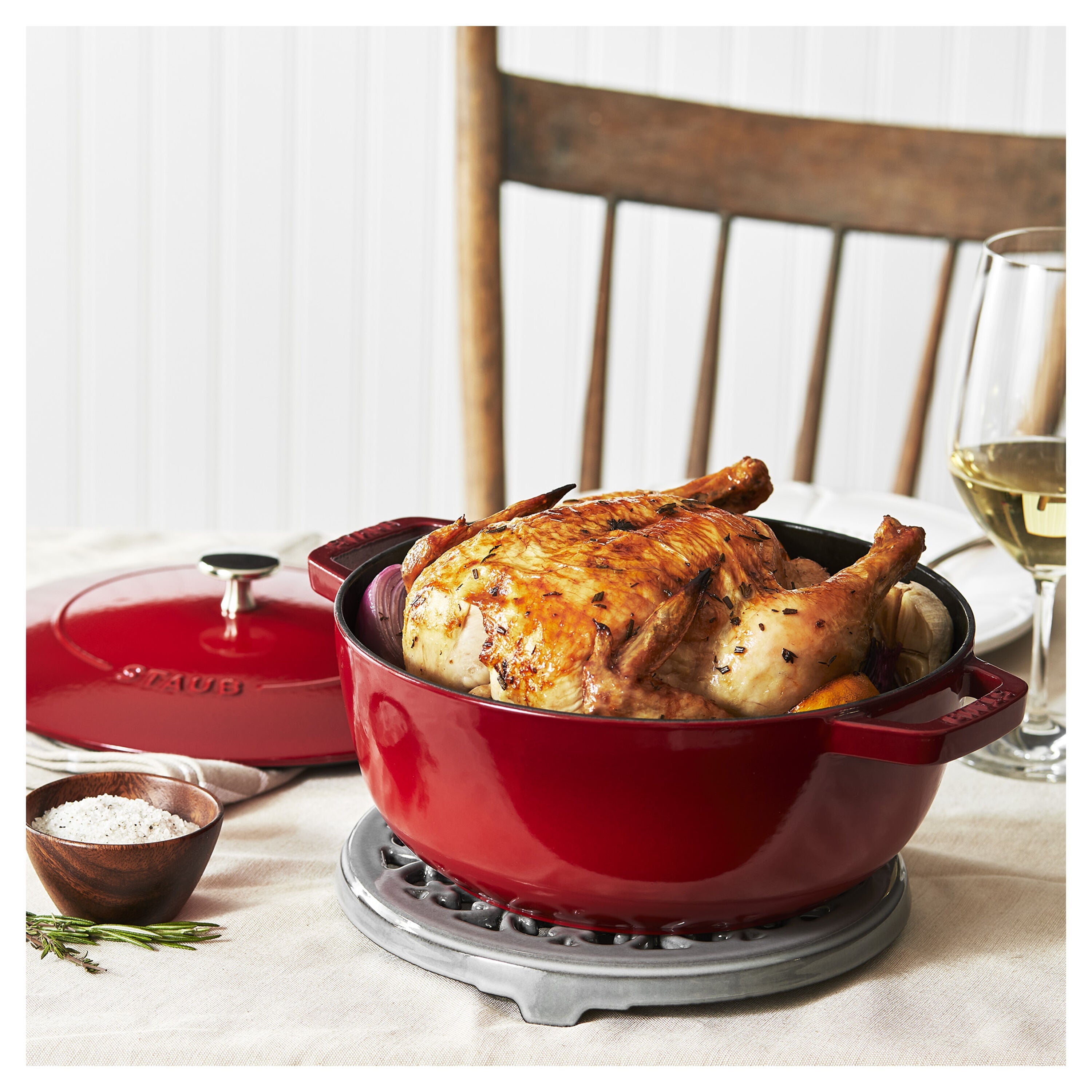 Staub La Cocotte 4.8 L Cast Iron Round French Oven, Cherry-Cookware-DECOROLALA