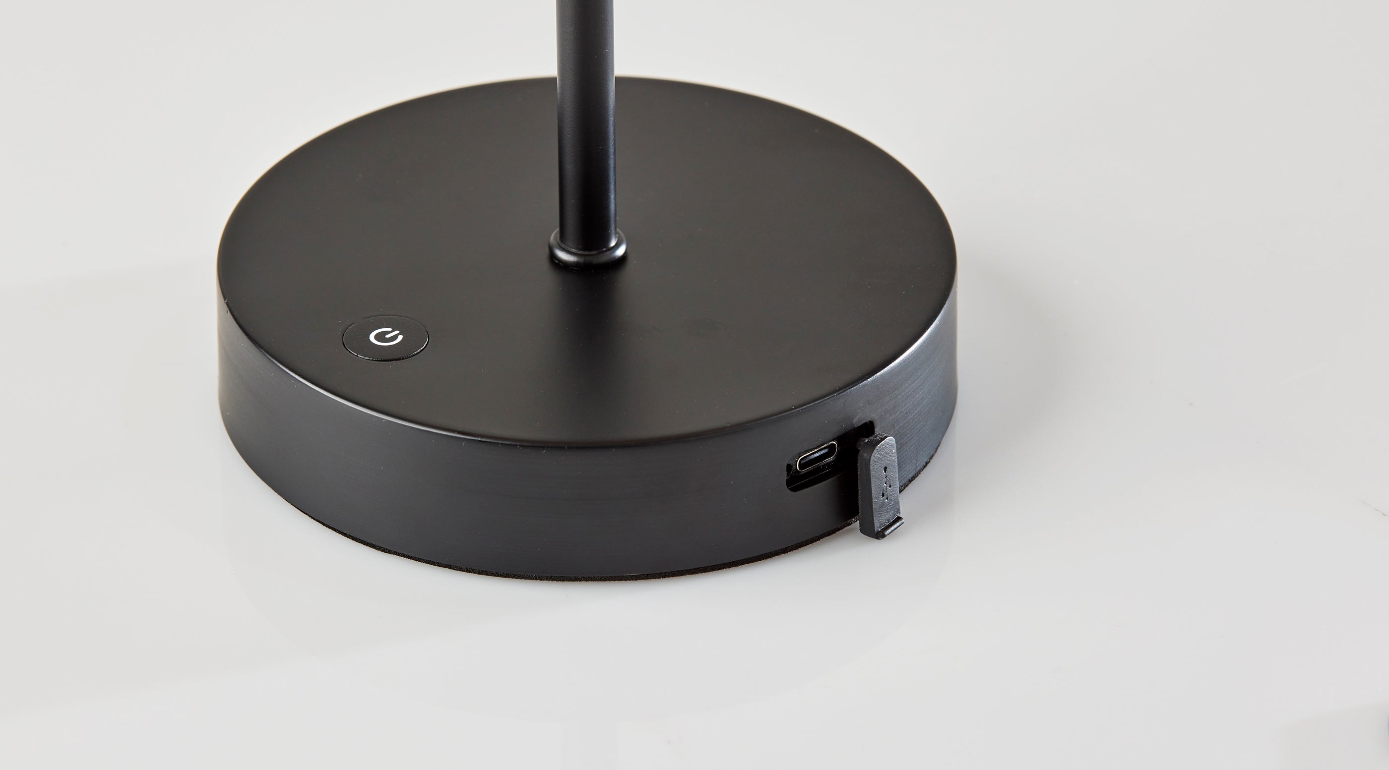 Stevie LED Cordless Table Lamp-Lighting-DECOROLALA