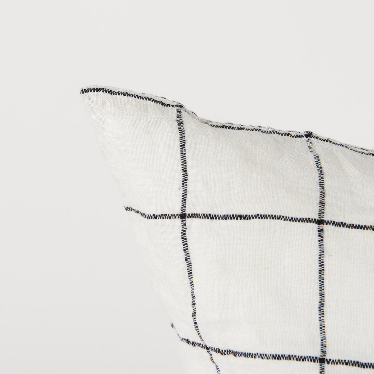 Suzanne 22x22 White/Black Square Pattern Pillow Cover w/Filler-Decorative Pillows-DECOROLALA