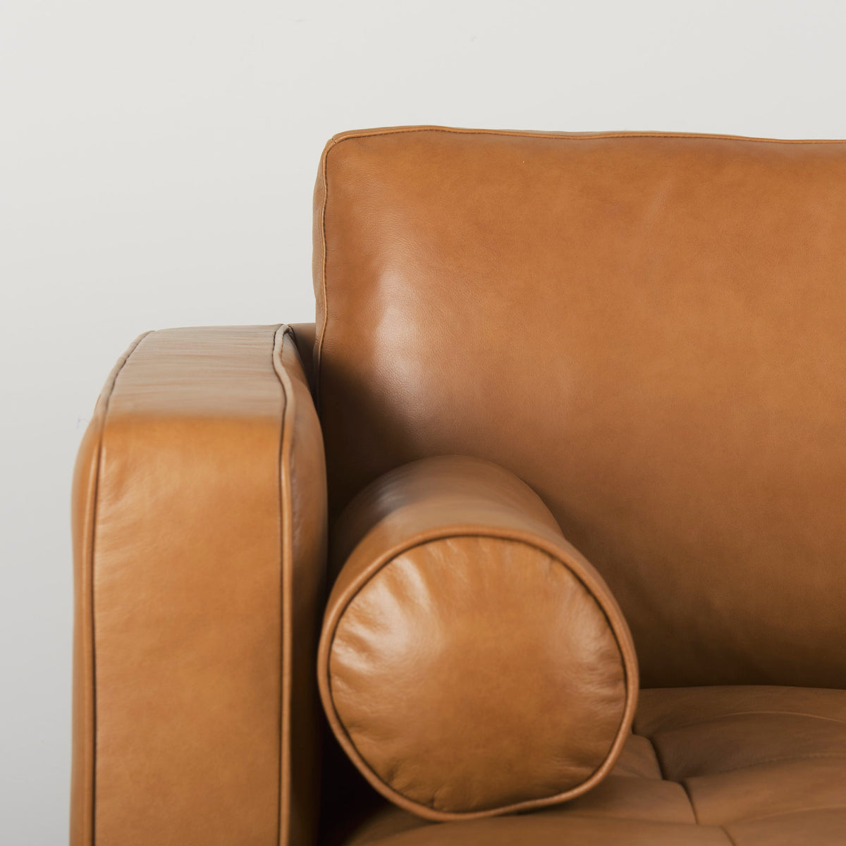 Svend 111.4L x 68.0W x 33.9H Tan Leather Right Chaise Sectional Sofa-Sofa & Sectionals-DECOROLALA