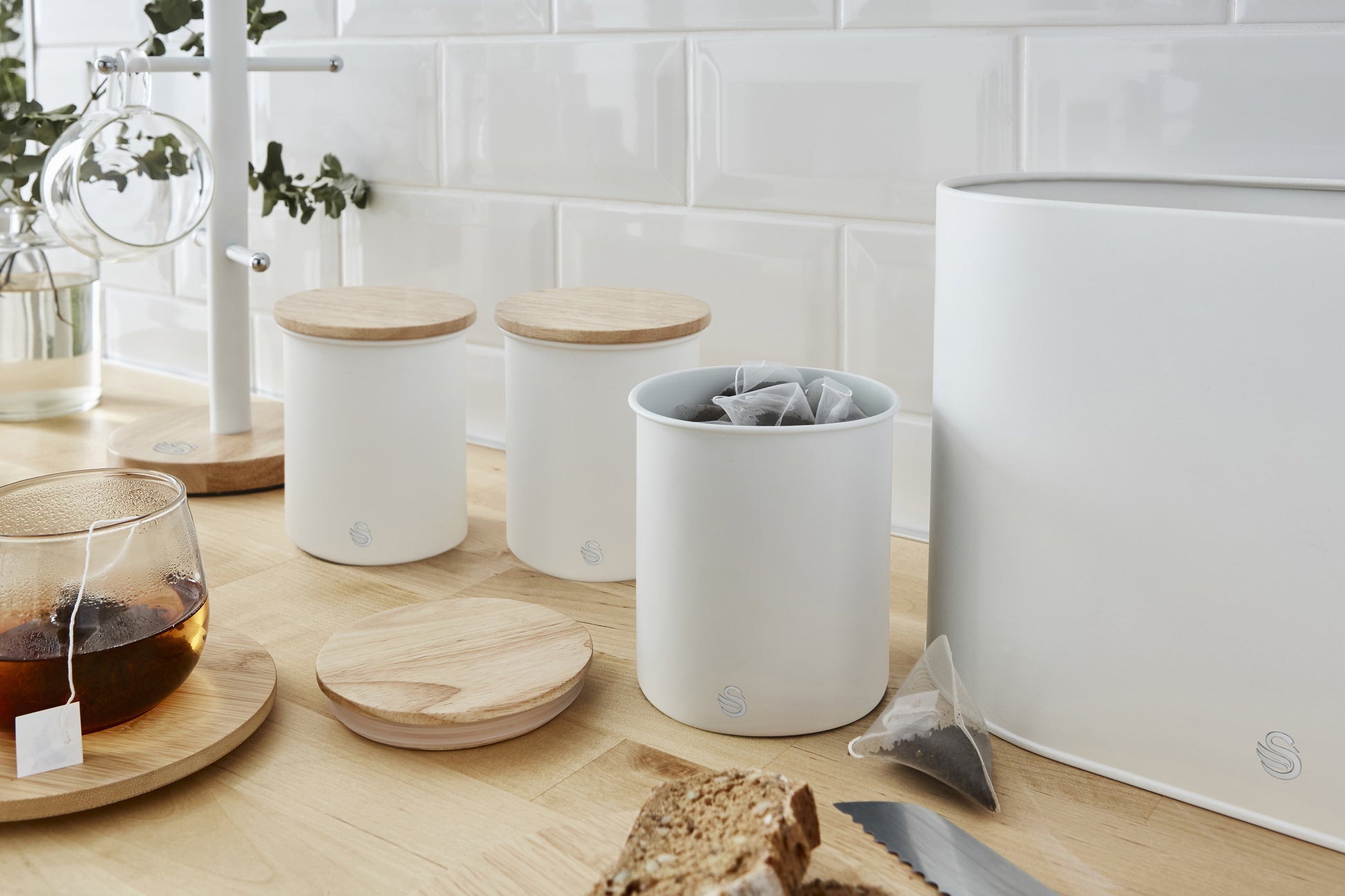 Swan Nordic Set of 3 Airtight Canisters-Food Storage Container-DECOROLALA
