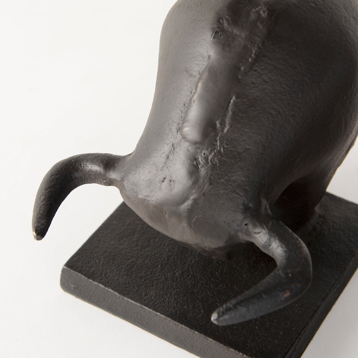 Tauro III (Set of 2) 10L x 5W Black Cast Aluminum Raging Bull Bookends-Bookends-DECOROLALA