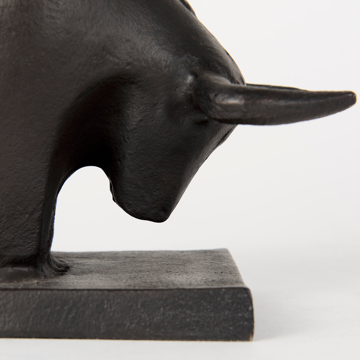 Tauro III (Set of 2) 10L x 5W Black Cast Aluminum Raging Bull Bookends-Bookends-DECOROLALA