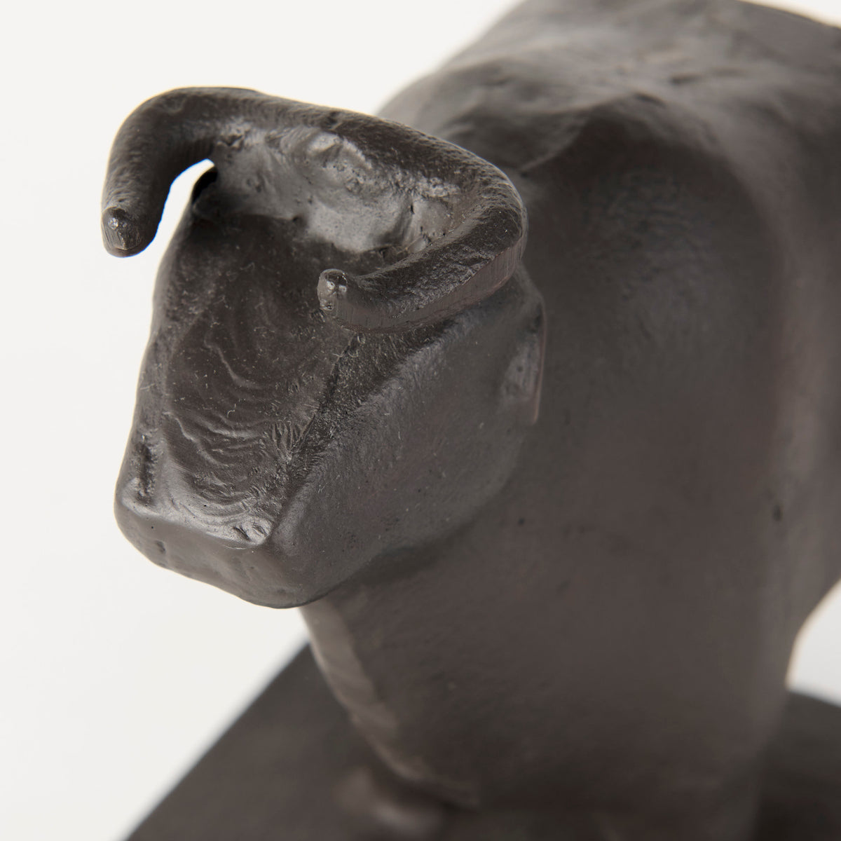 Taurus III (Set of 2) 9L x 4W Black Cast Aluminum Bull Bookends-Bookends-DECOROLALA