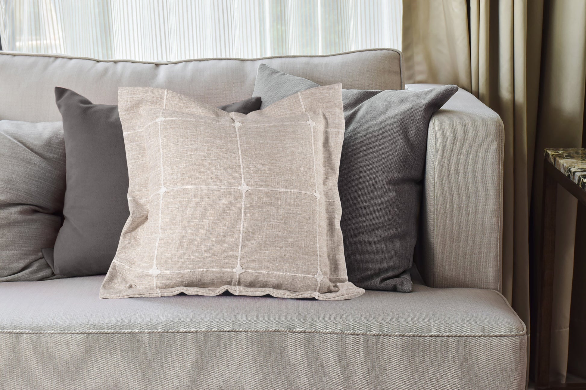 Textured Plaid Jacquard Pillow Sardenia 20"x 20"-Decorative Cushions-DECOROLALA
