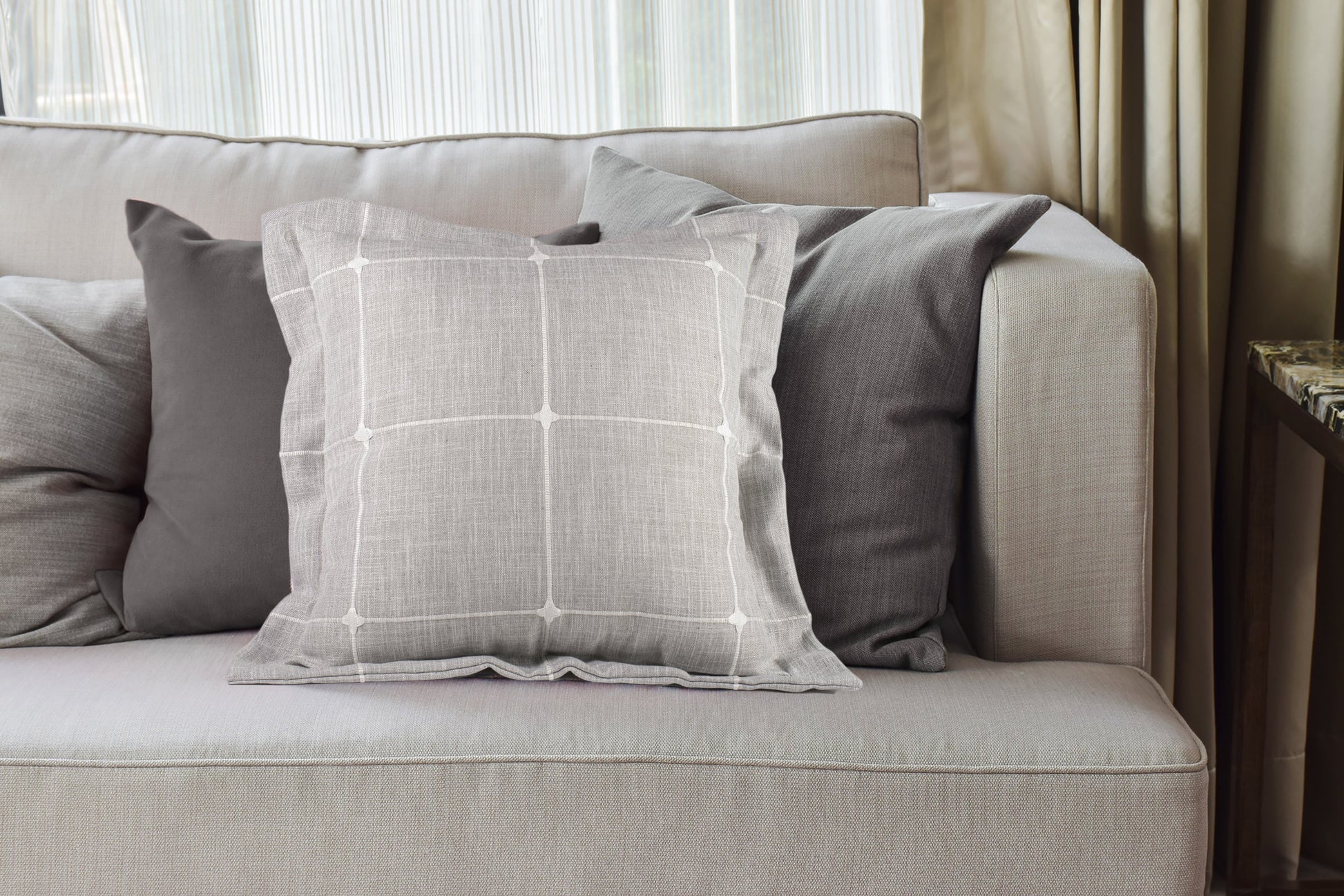 Textured Plaid Jacquard Pillow Sardenia 20"x 20"-Decorative Cushions-DECOROLALA