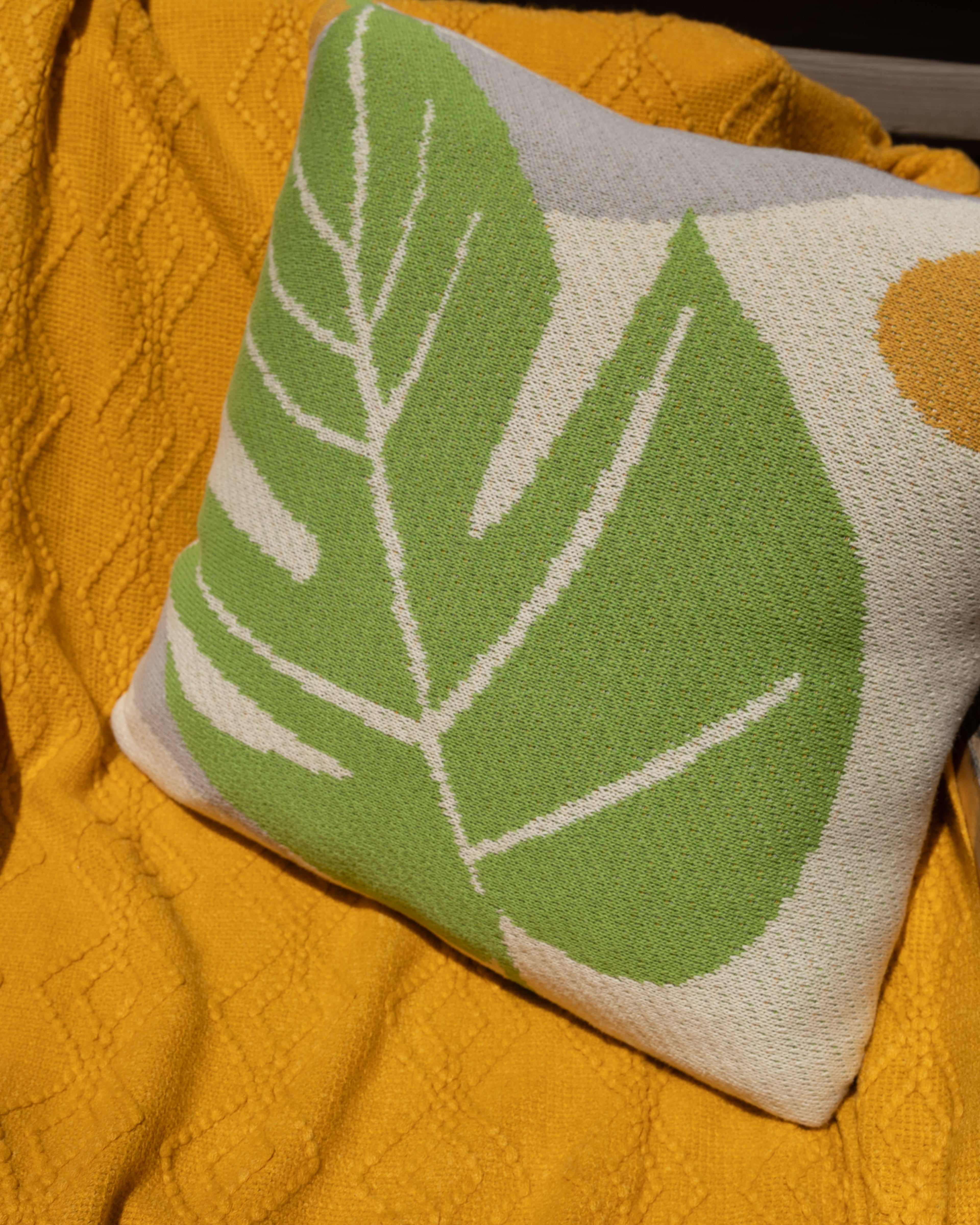 Tropical Leaf knit Decorative Pillow 18" x 18"-Decorative Cushions-DECOROLALA