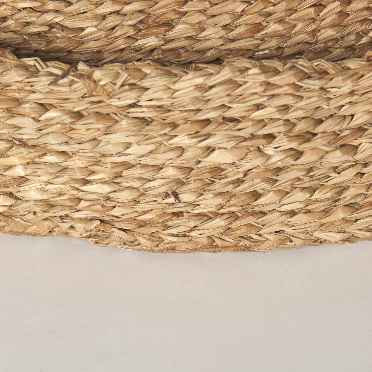 Ulana Set of 3 Round Nesting Seagrass Trays w/ Loop Handles-Trays-DECOROLALA