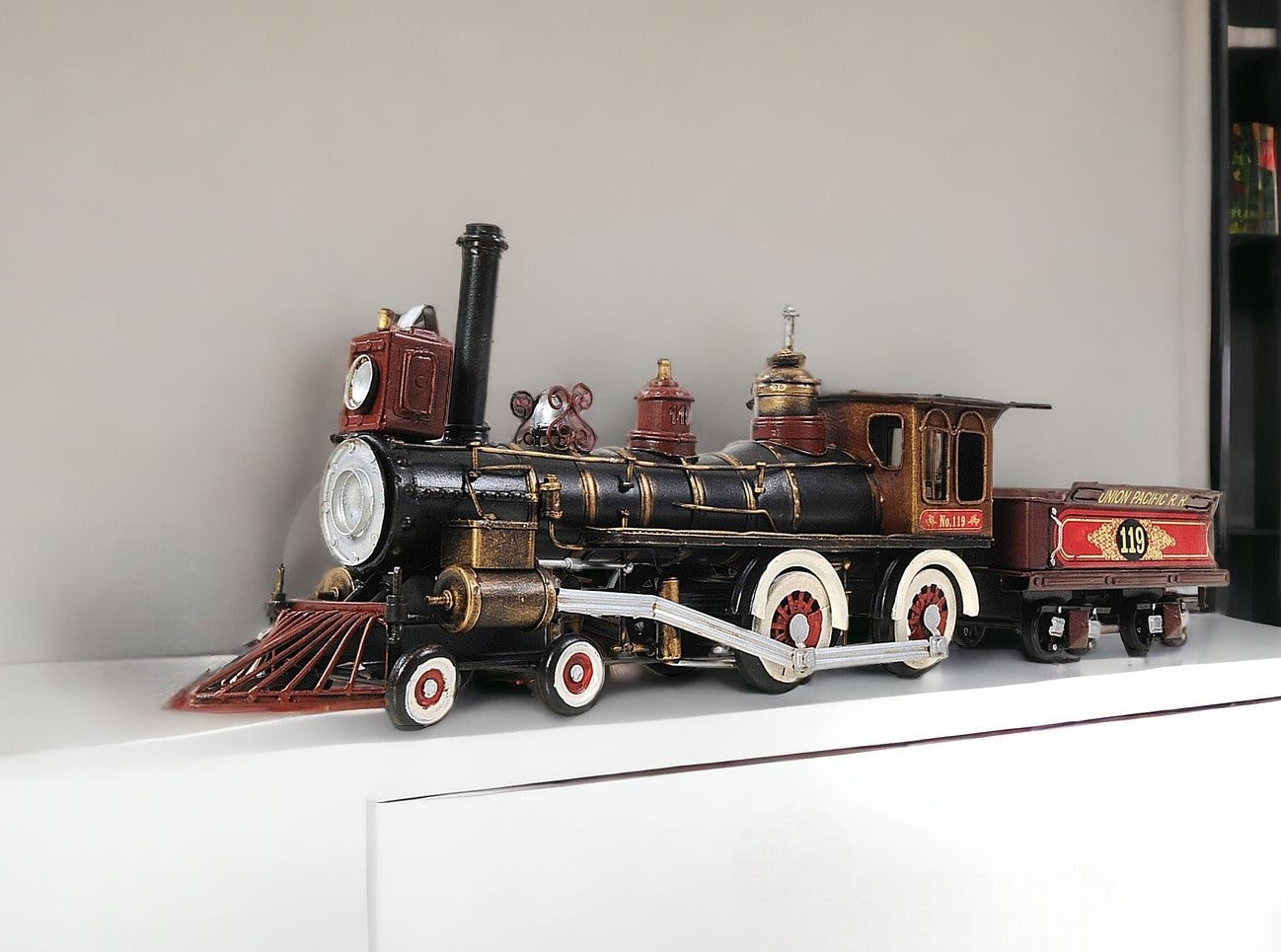 Union Pacific Locomotive Sculpture-Sculptures-DECOROLALA